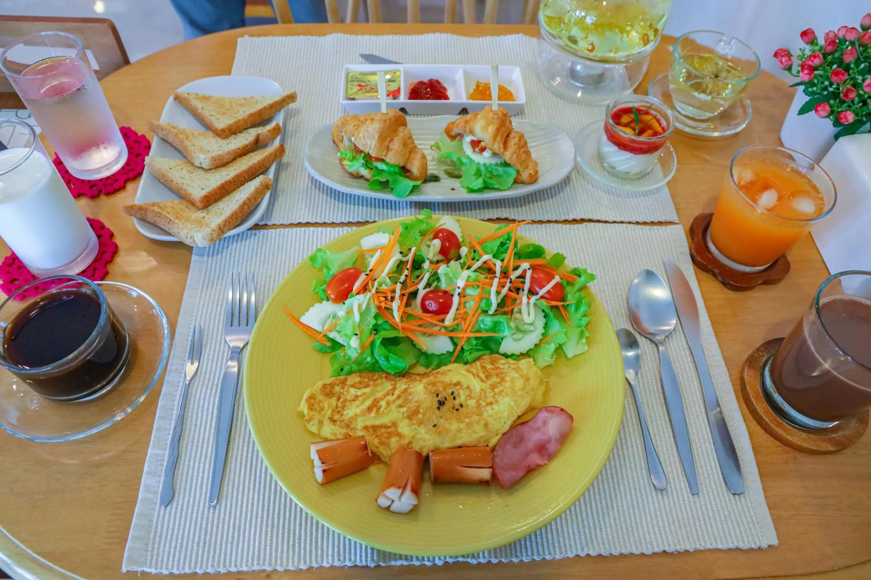 Restaurant/places to eat in Jamjuree Home at Udonthani