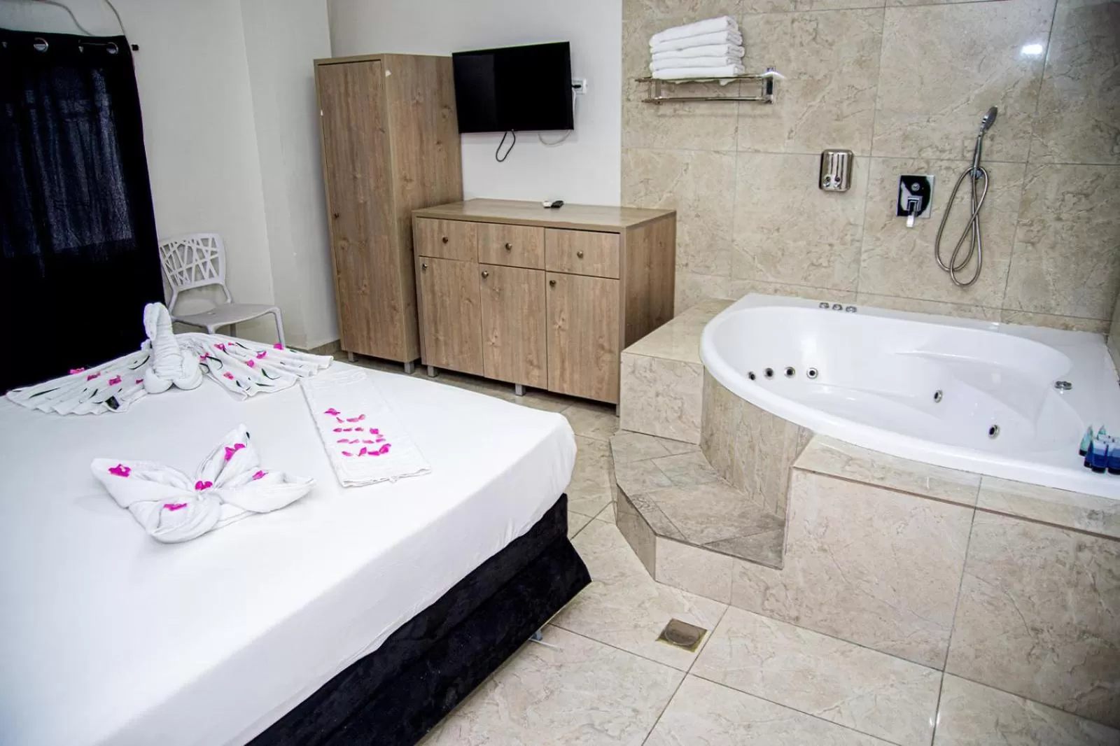 Bedroom in Hotel Maman