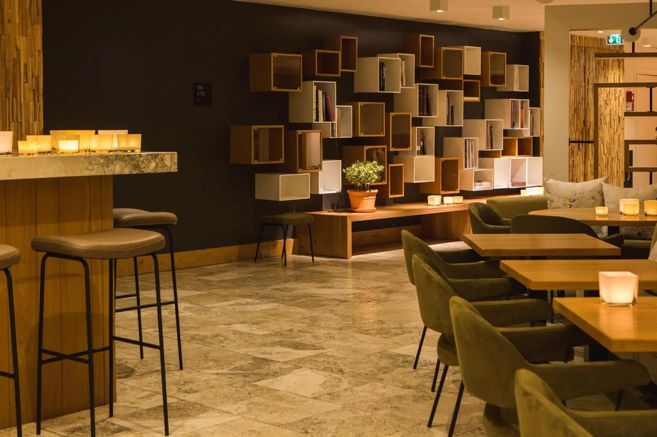 Lounge/Bar in Dominique Colonna