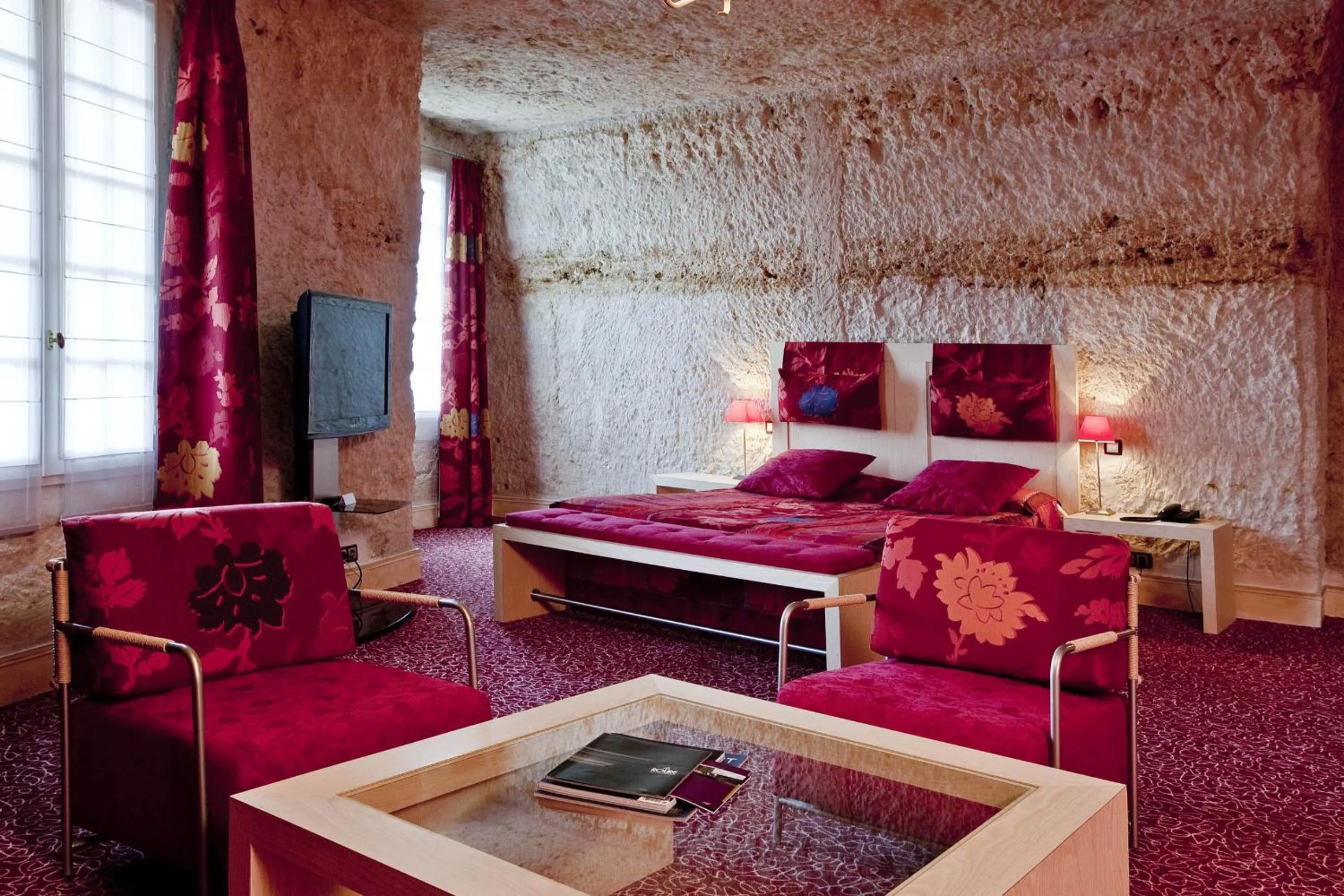 Photo of the whole room, Bed in Hotel Les Hautes Roches