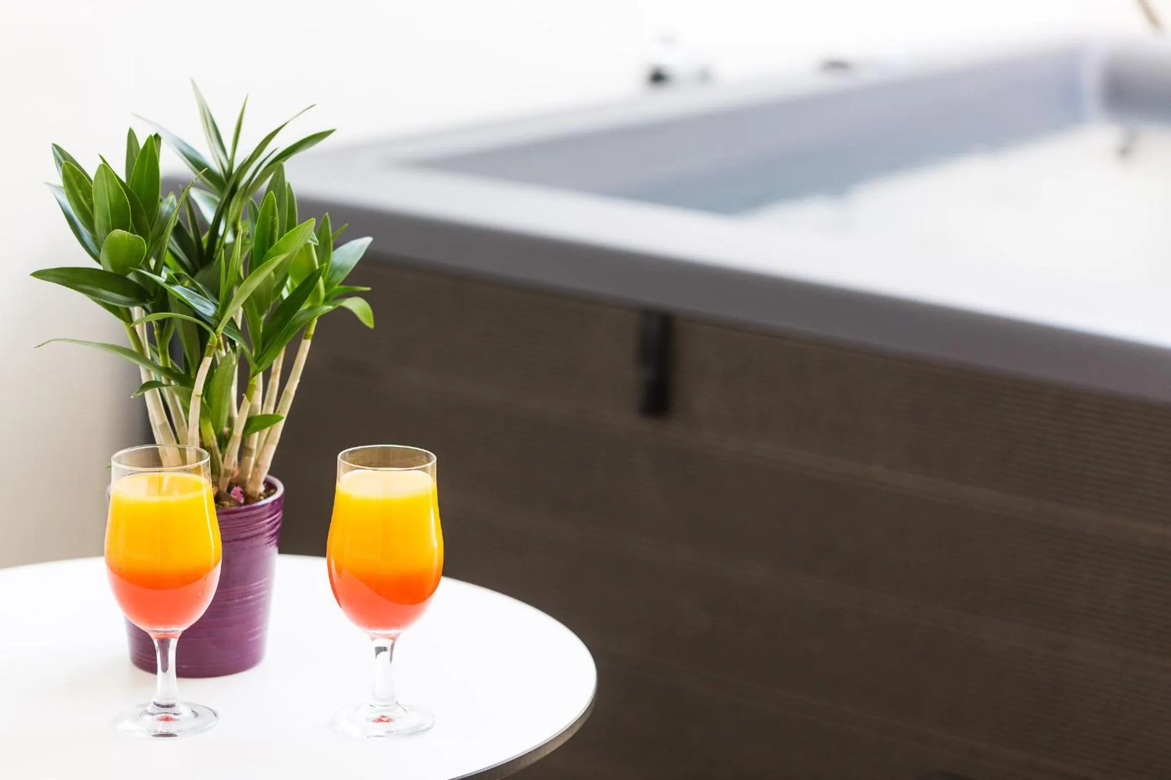 Drinks in Atrium Ambiance Hotel