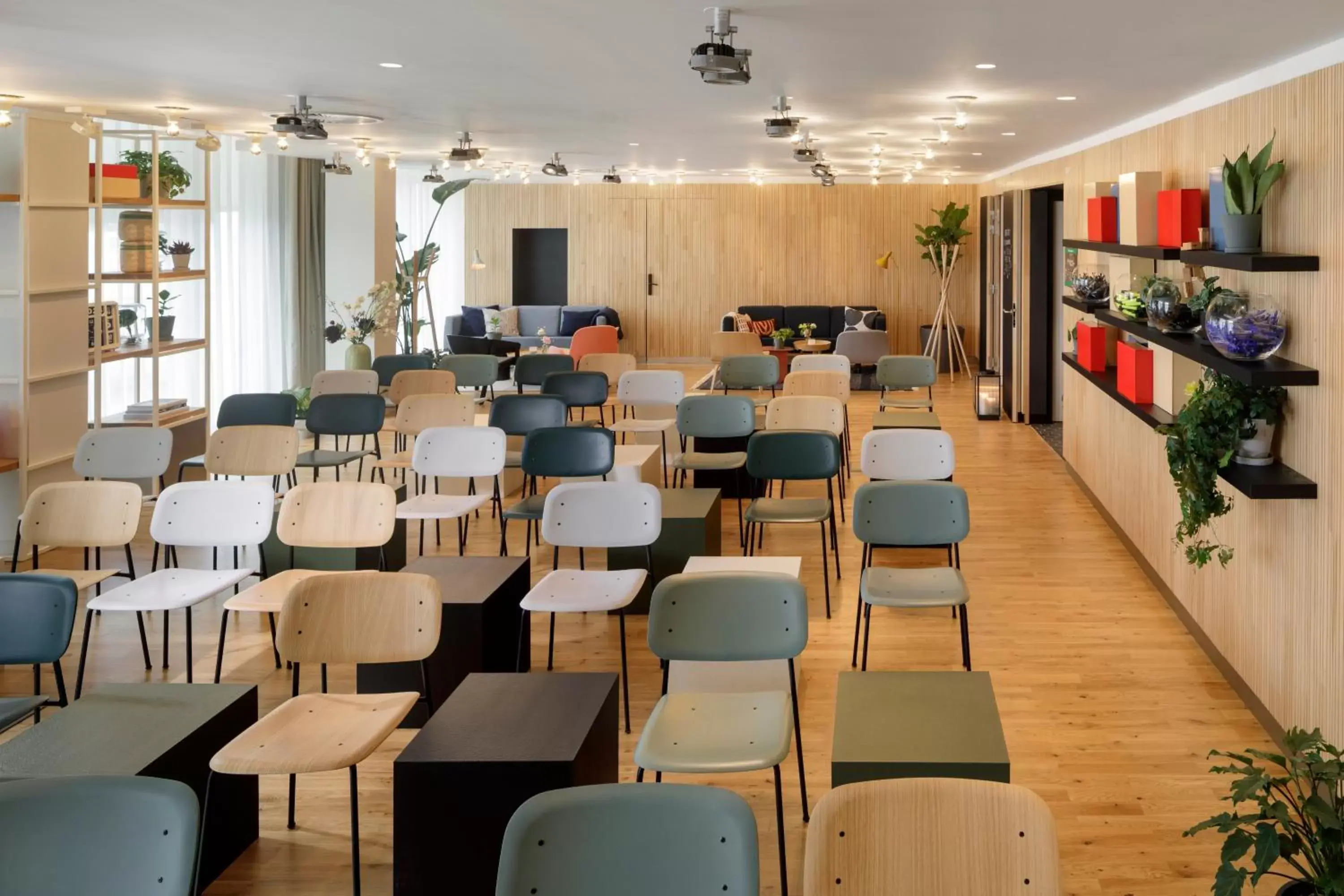 Meeting/conference room in Zoku Paris