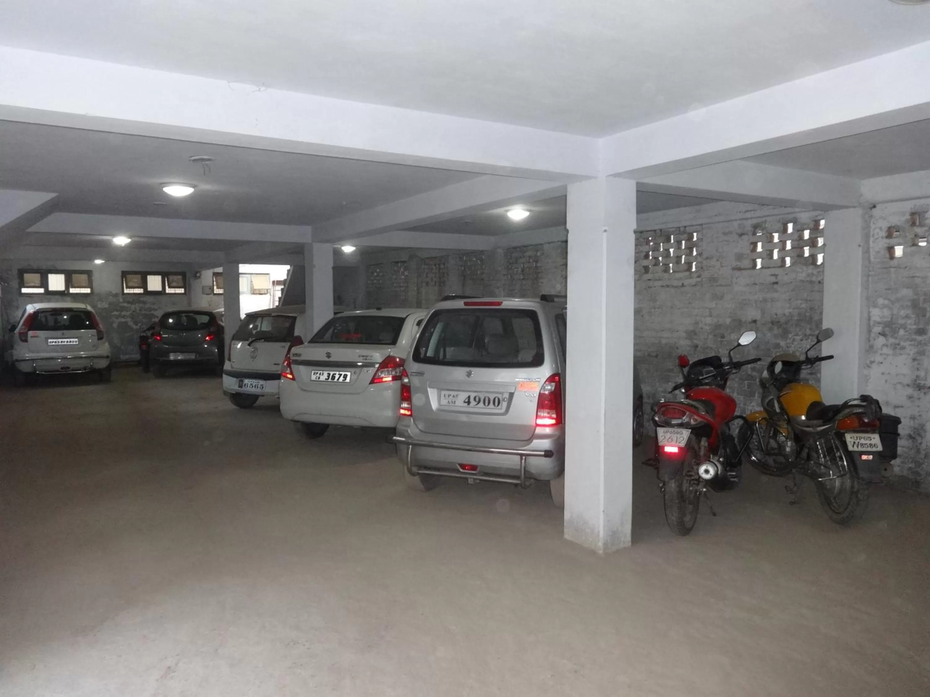 Parking in Foreigners Inn