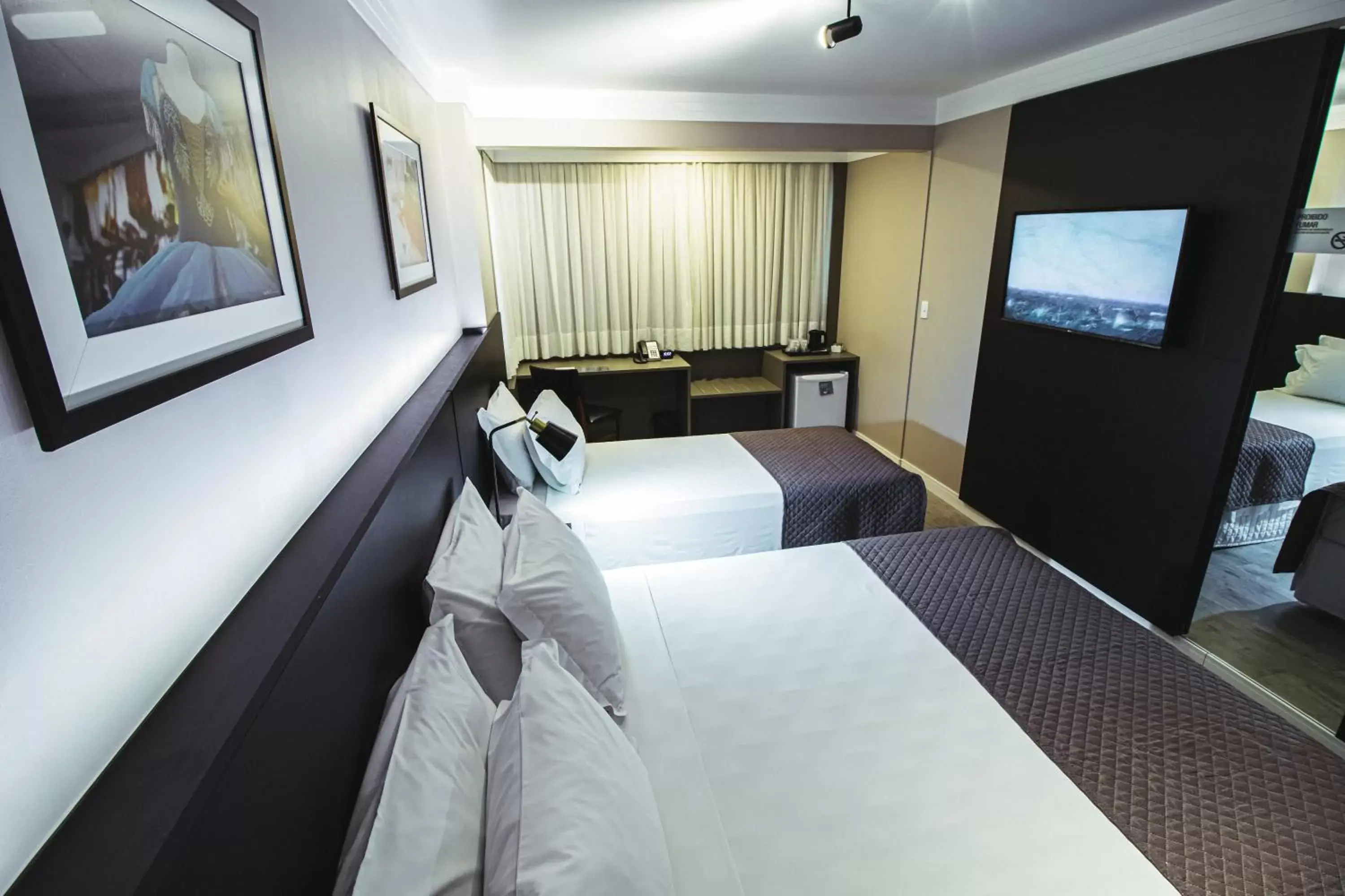 Photo of the whole room, Bed in Santa Inn Hotel Photo of the whole room, Bed in Santa Inn Hotel