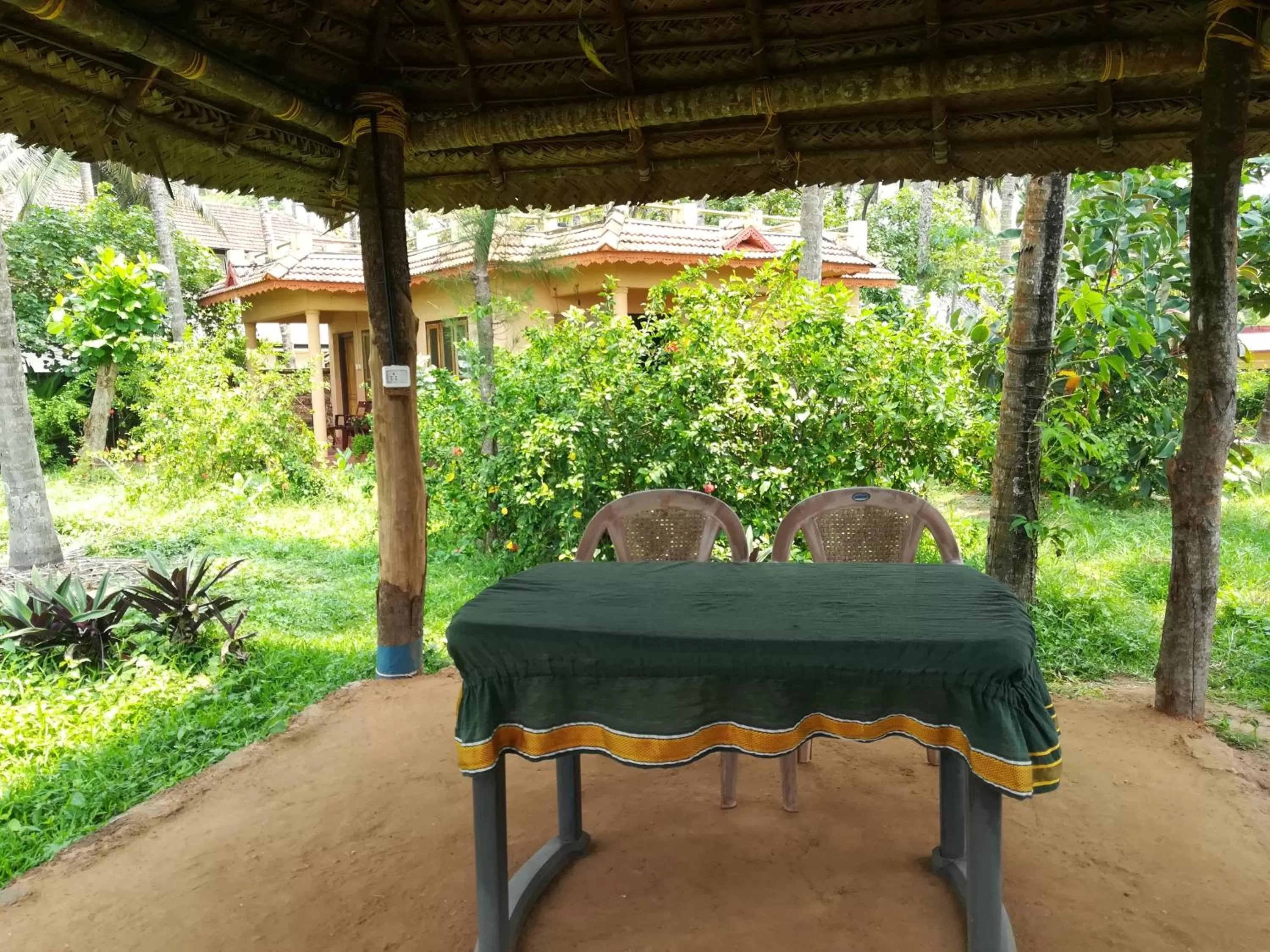 Restaurant/places to eat in Sukriti beach Resort