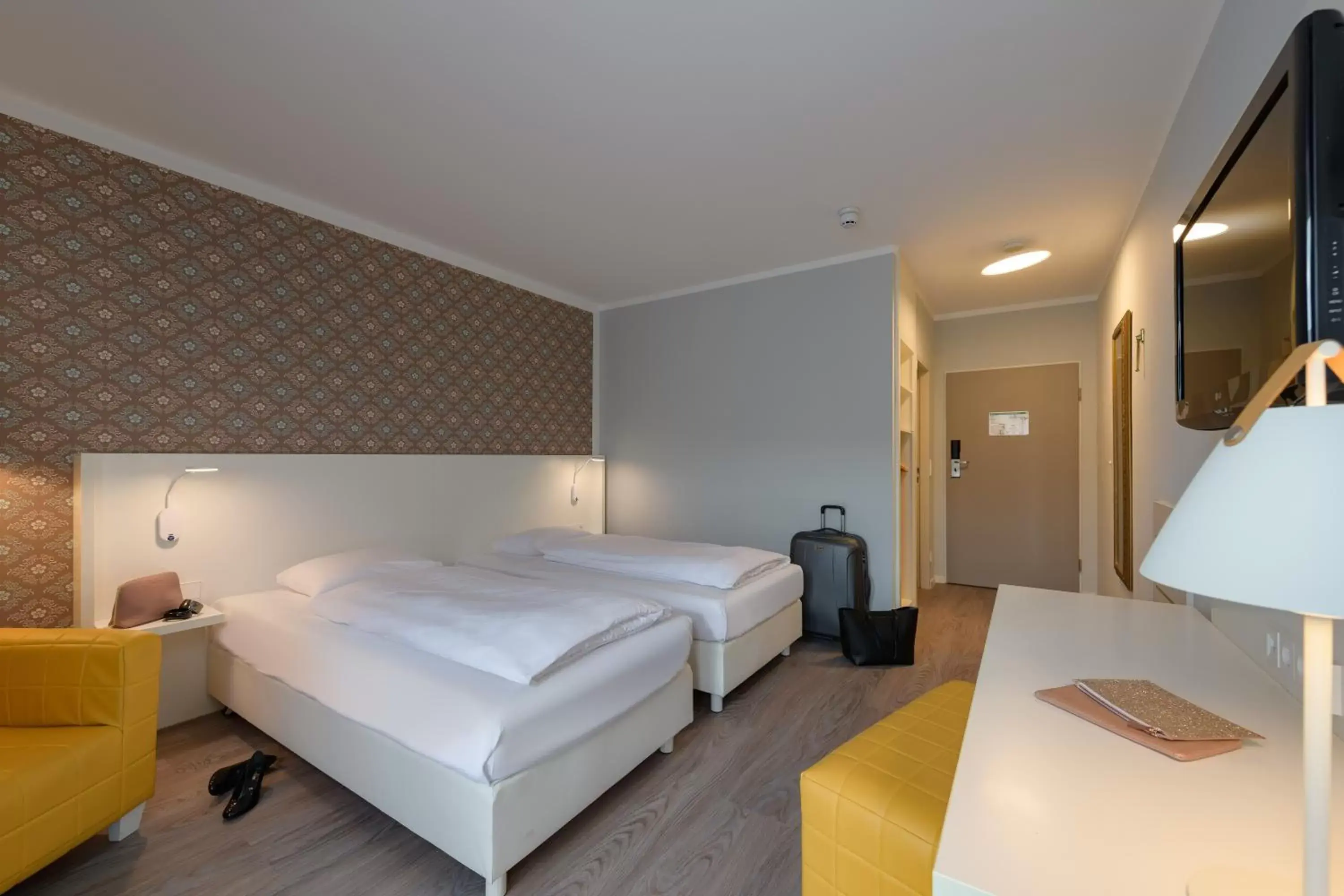 Photo of the whole room, Bed in Ibis Styles Regensburg