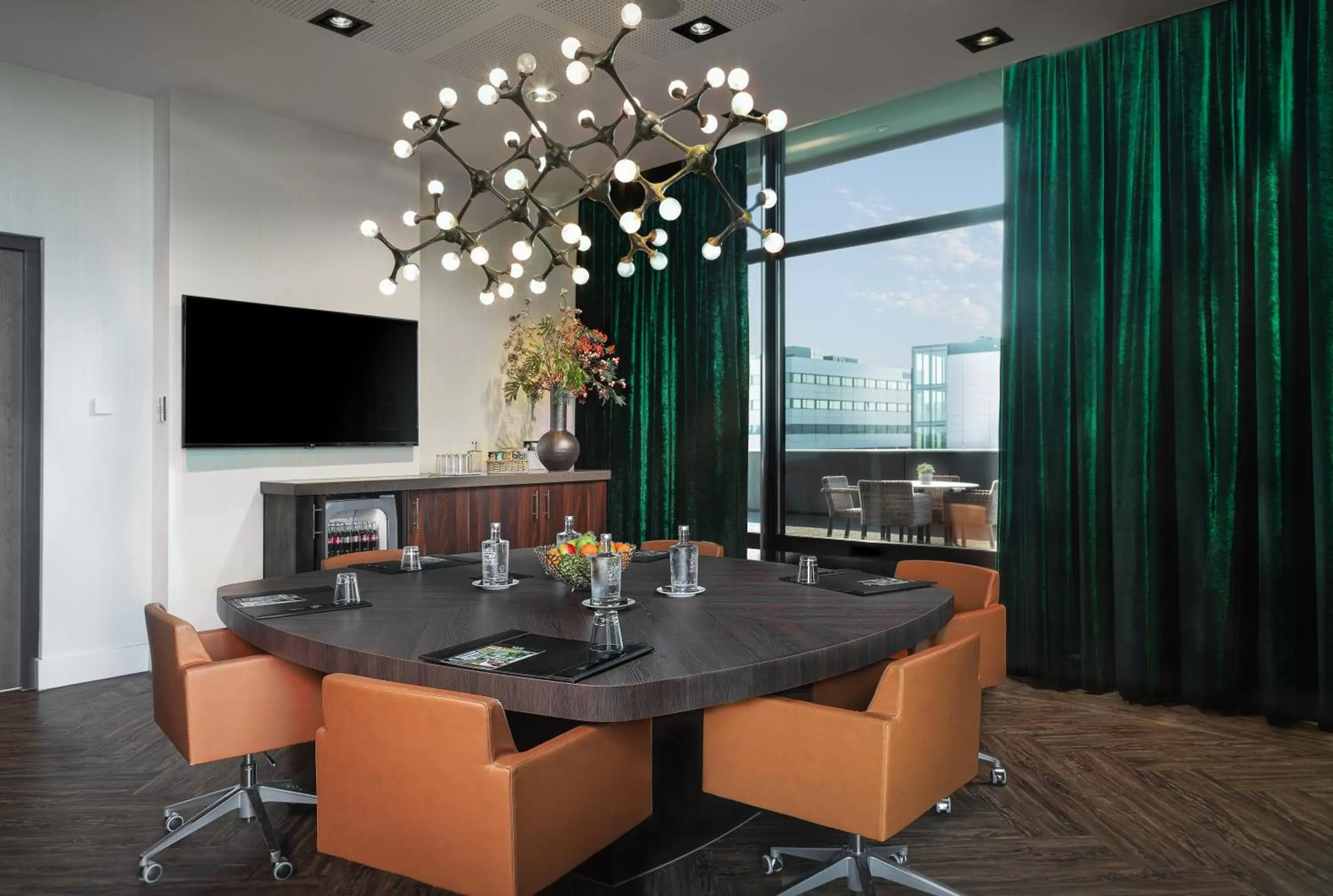 Meeting/conference room, TV/Entertainment Center in Van der Valk Hotel Oostzaan - Amsterdam