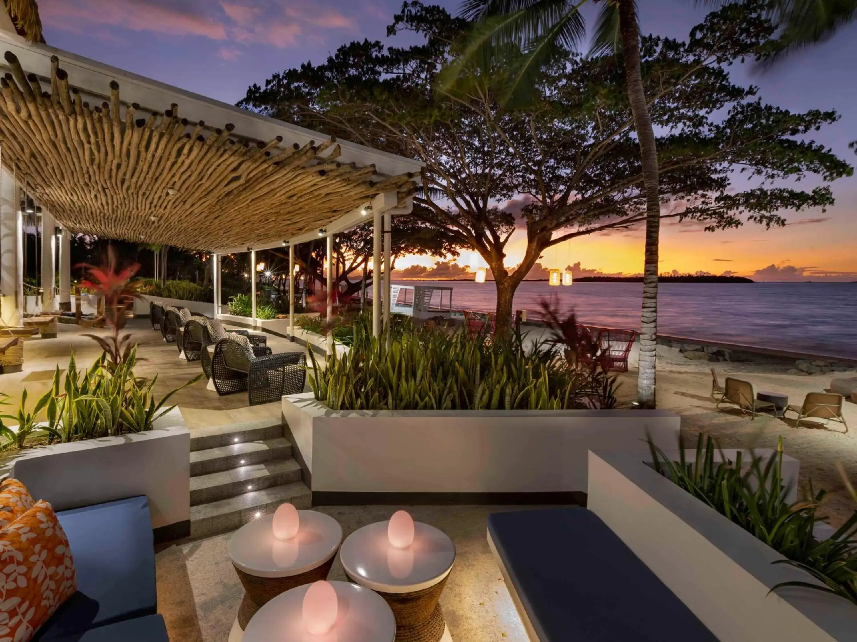 Lounge or bar in Sofitel Fiji Resort & Spa