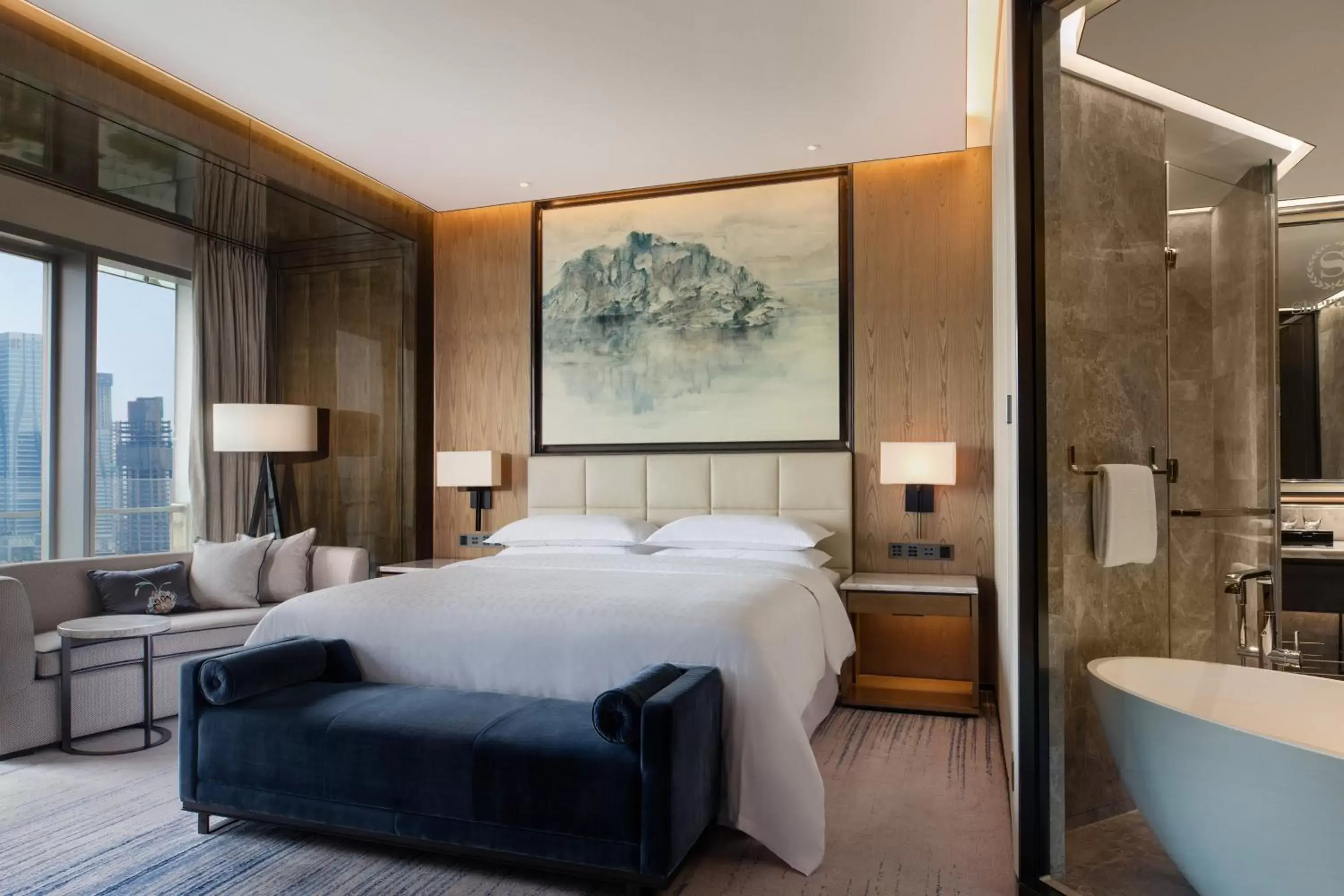 Bedroom, Bed in Sheraton Zhuhai Hotel