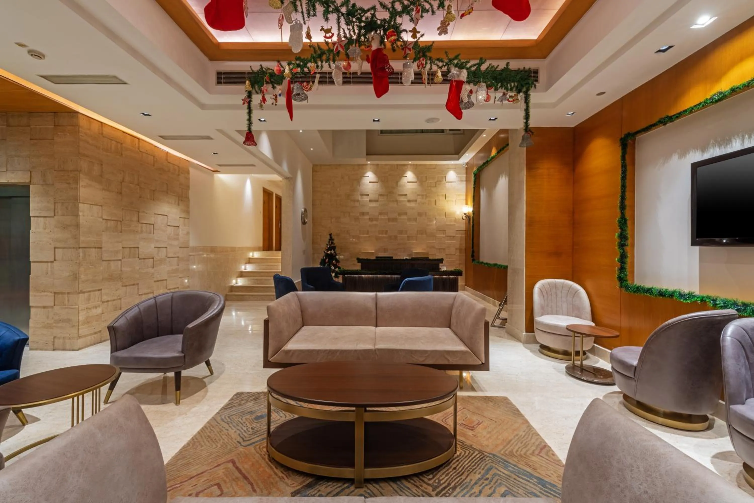 Lobby or reception in Hotel Saket 27