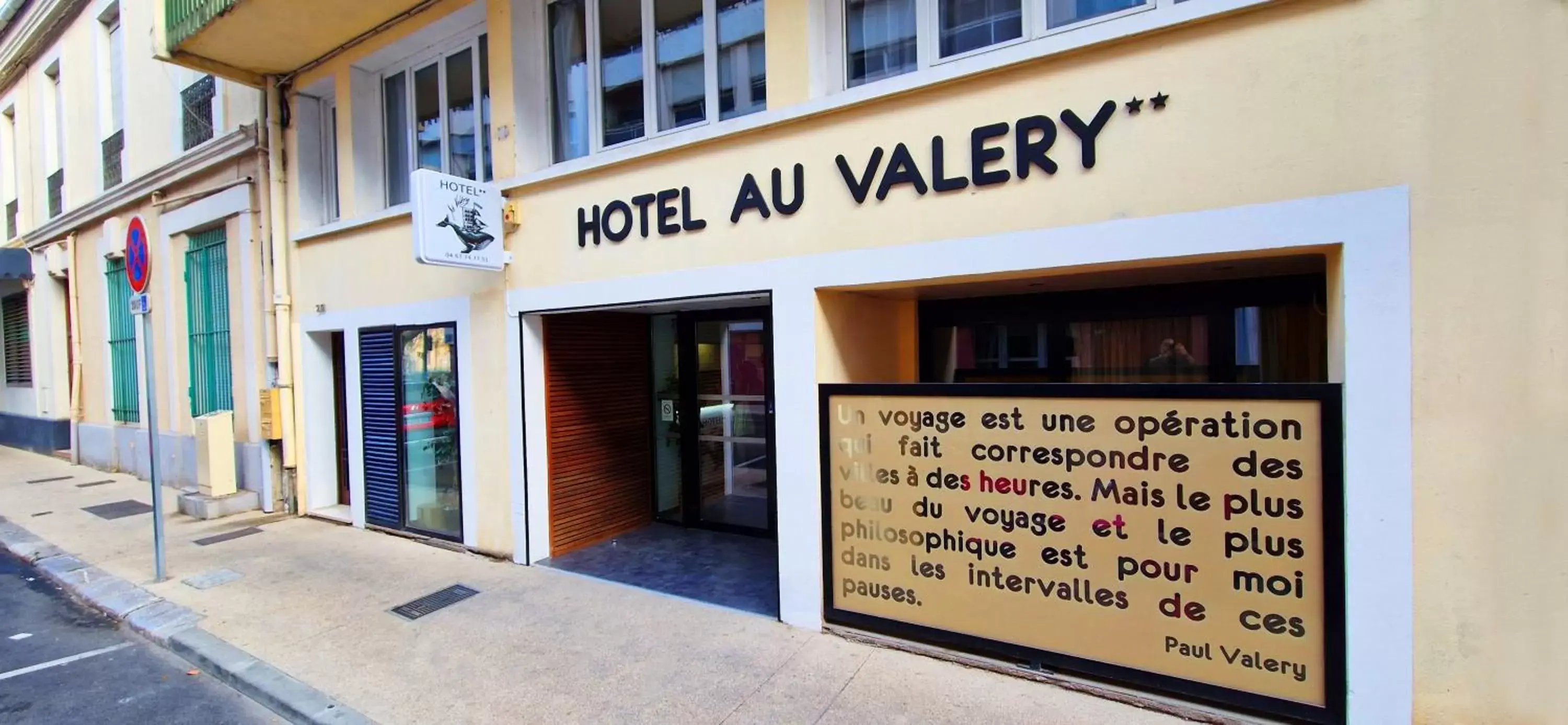 Facade/entrance in Hôtel Au Valéry