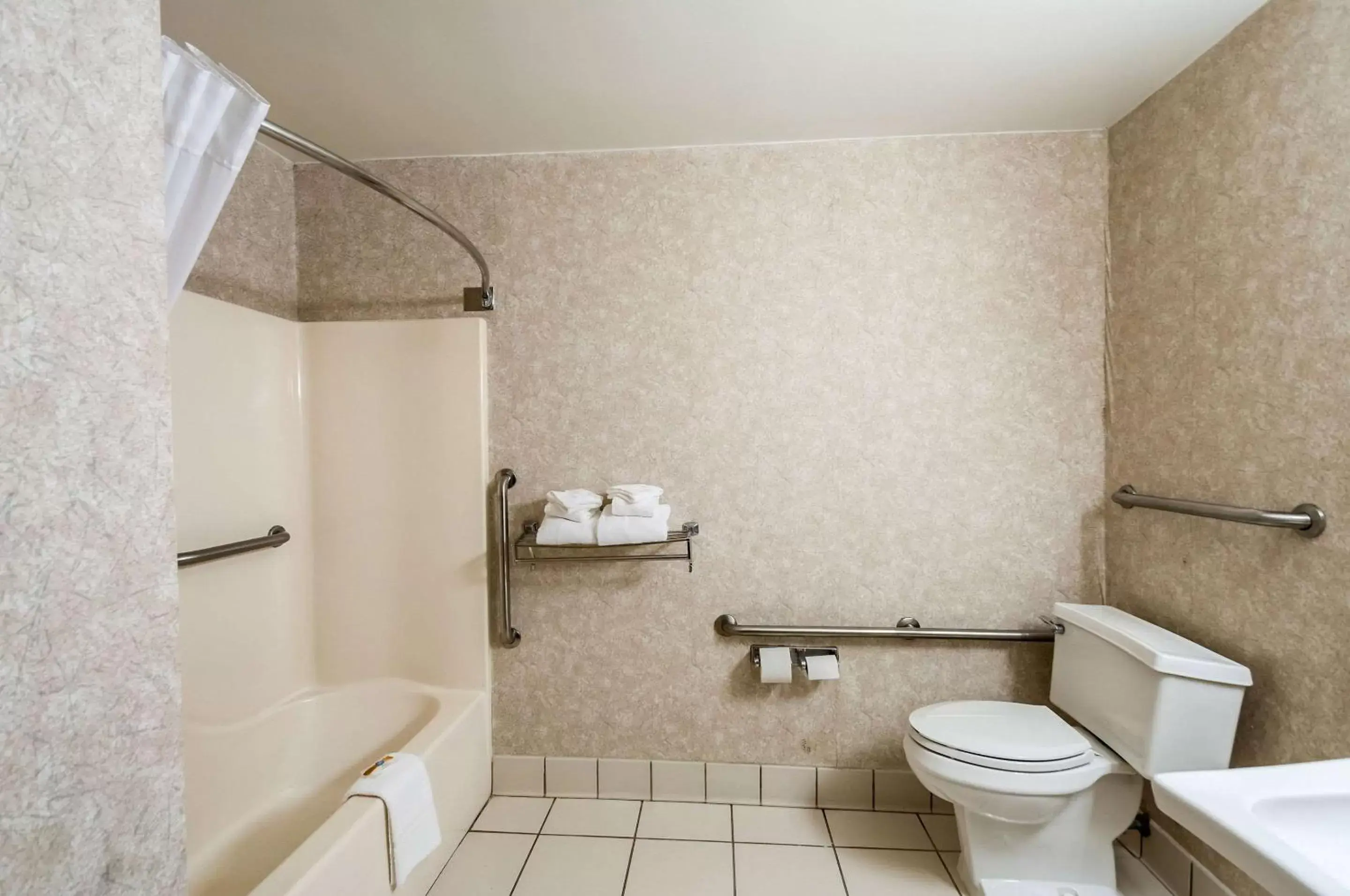 Toilet, Bathroom in Quality Inn Beacon Marina
