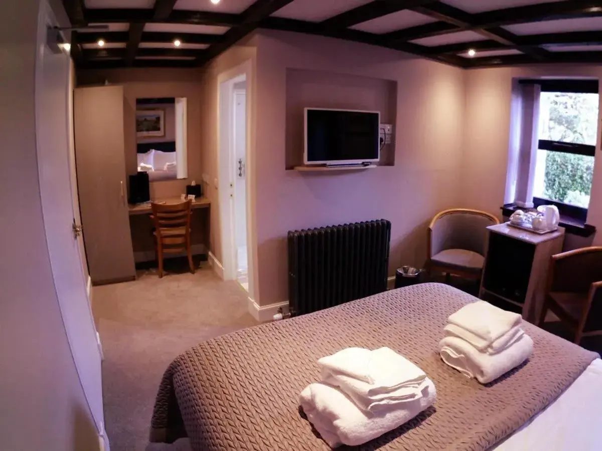 Bedroom, TV/Entertainment Center in The Inn At Kingsbarns