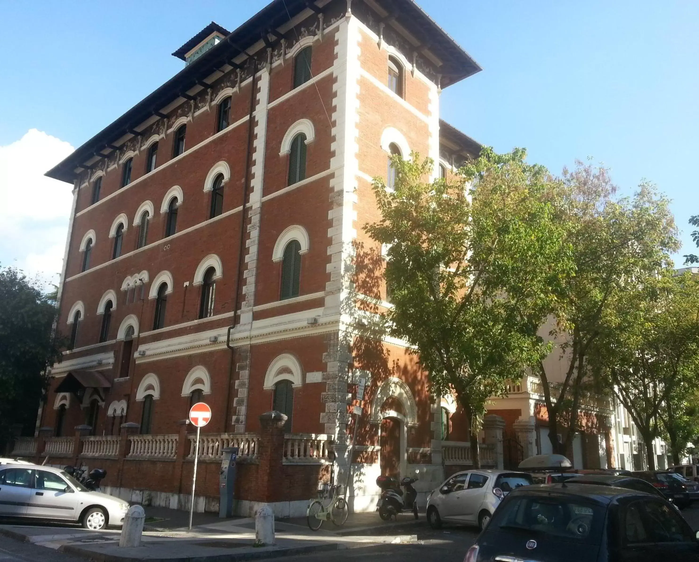 Facade/entrance, Property Building in Suites Farnese Design