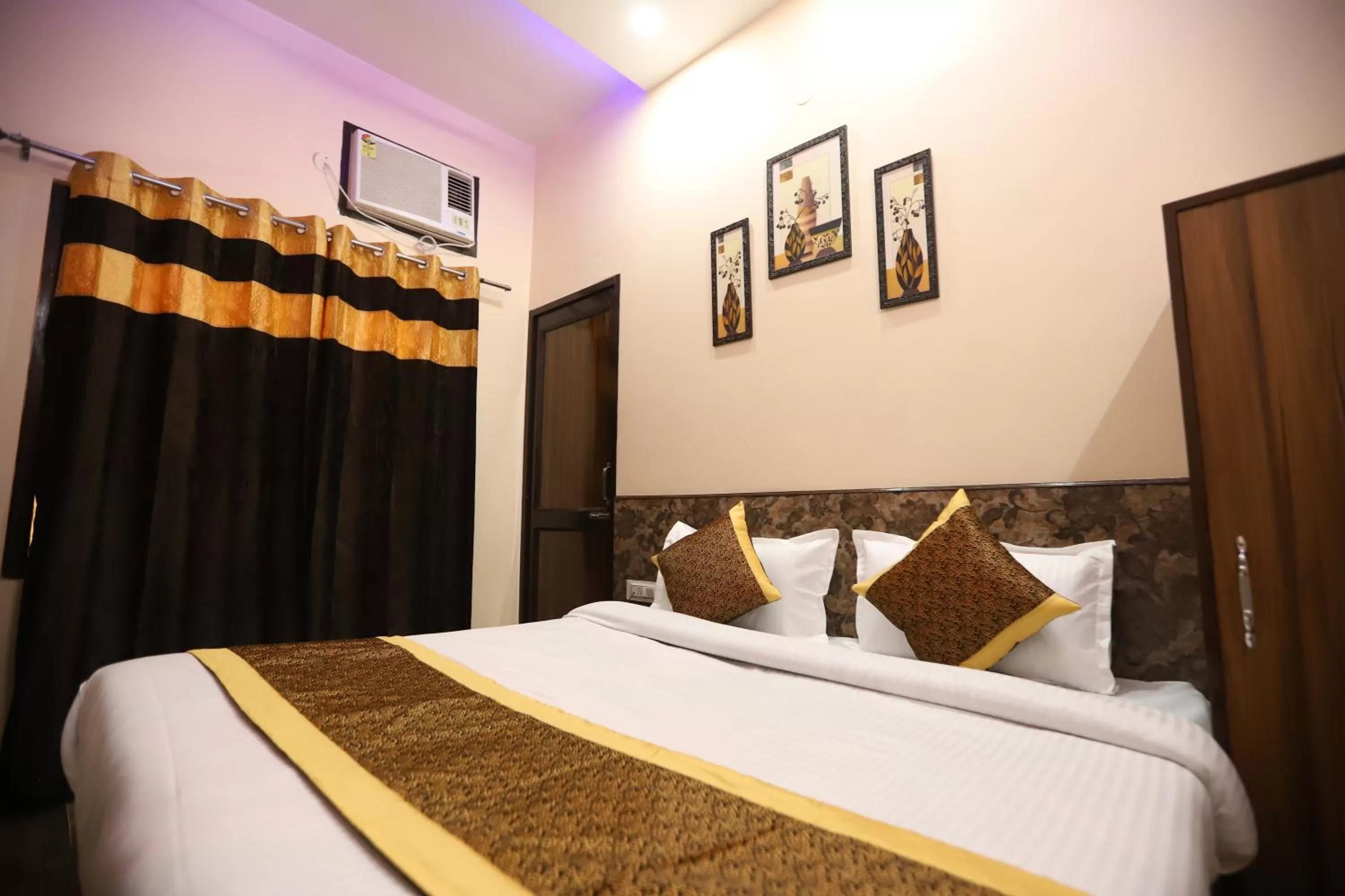 Bed in The Park View Hotel