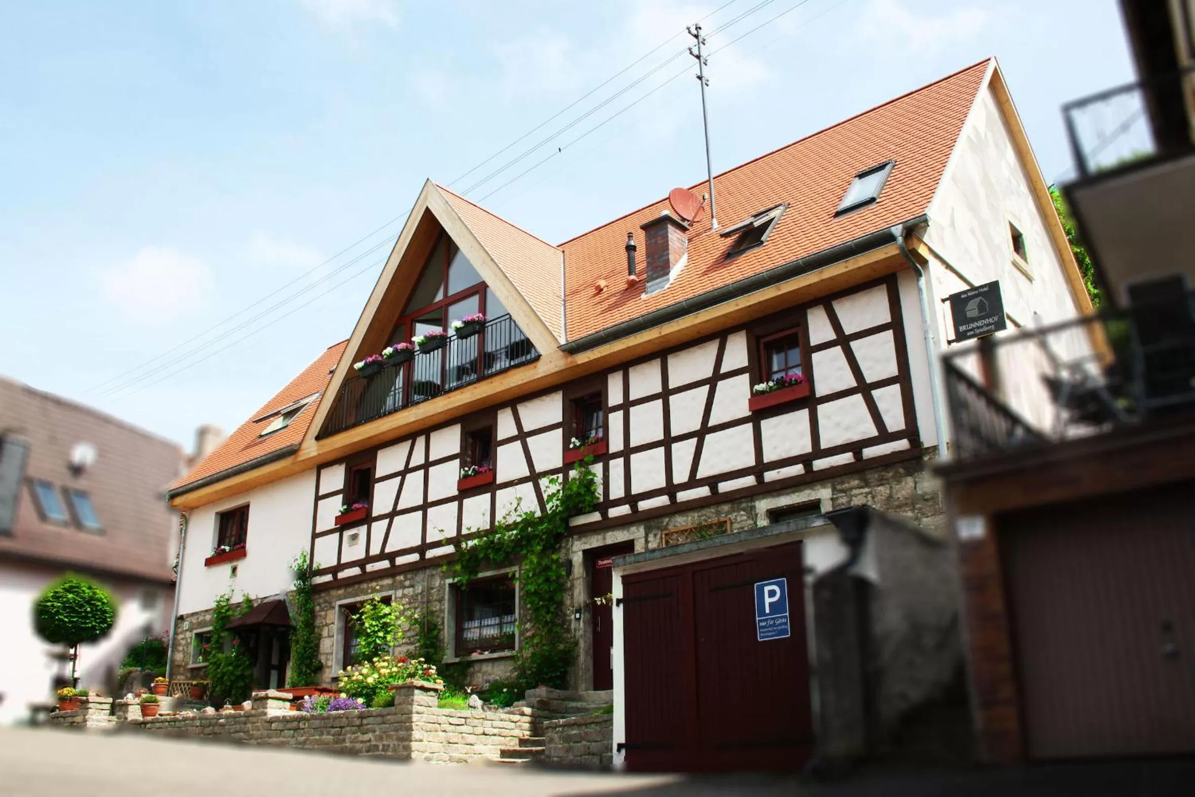 Property building in Brunnenhof Randersacker - das kleine Hotel