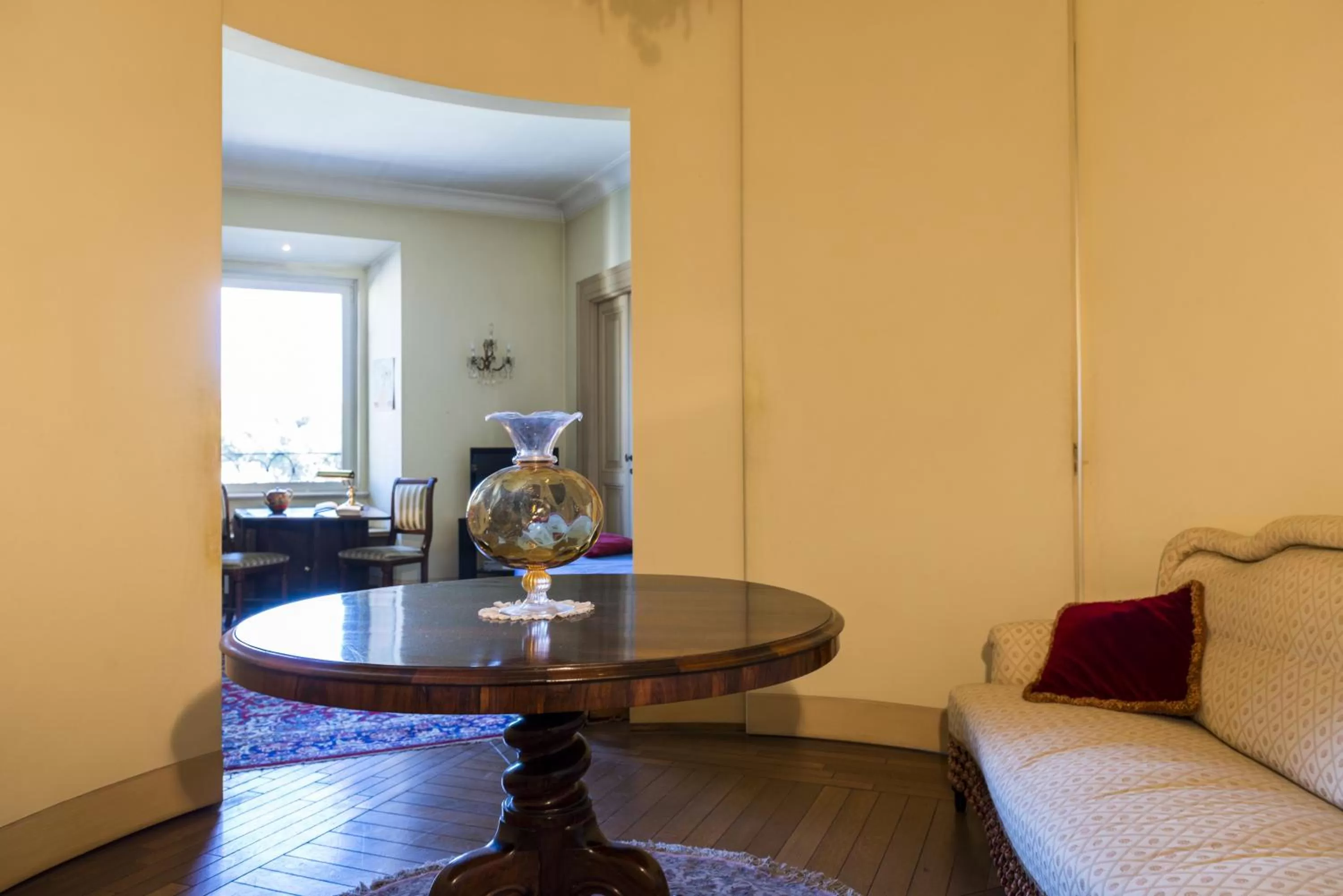 Communal lounge/ TV room, Seating Area in Rome Downtown Suite Bed and Breakfast Aracoeli