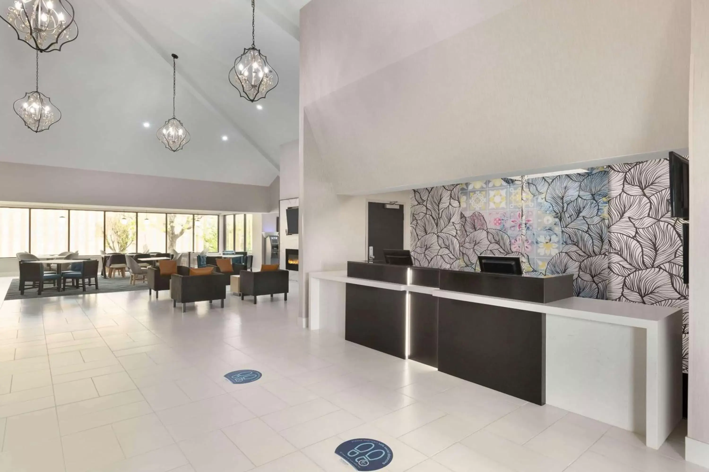 Lobby or reception in La Quinta Inn & Suites by Wyndham Dothan