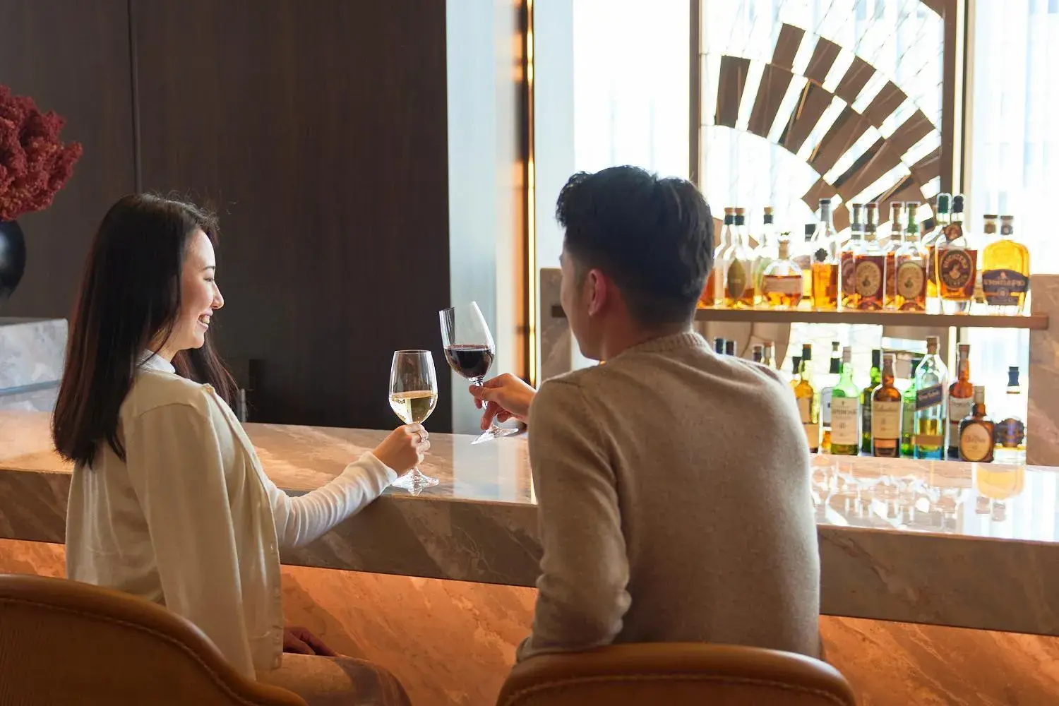 Lounge or bar in Four Seasons Hotel Tokyo at Marunouchi
