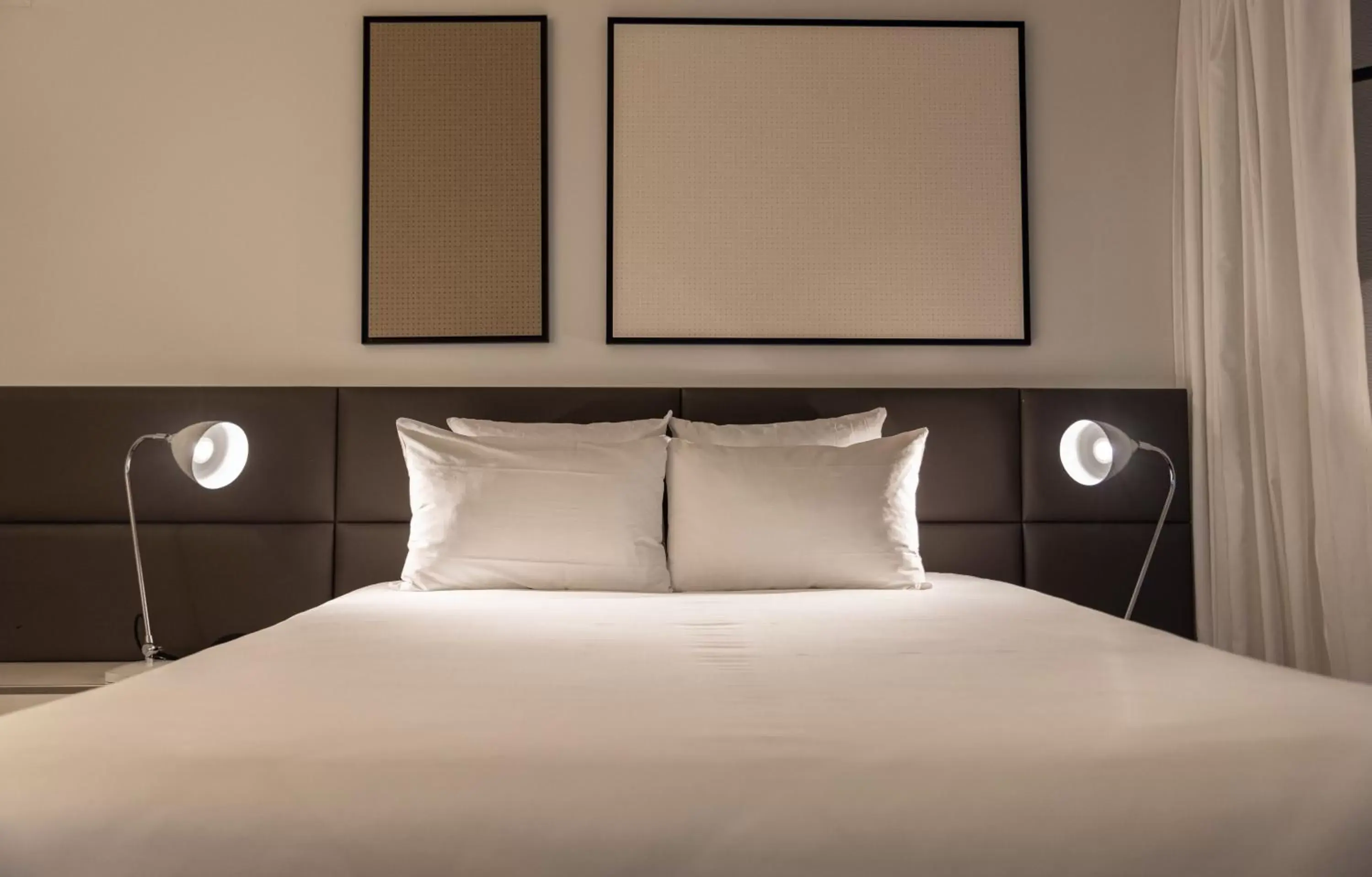 Bedroom, Bed in Novotel Suites Paris Expo Porte de Versailles