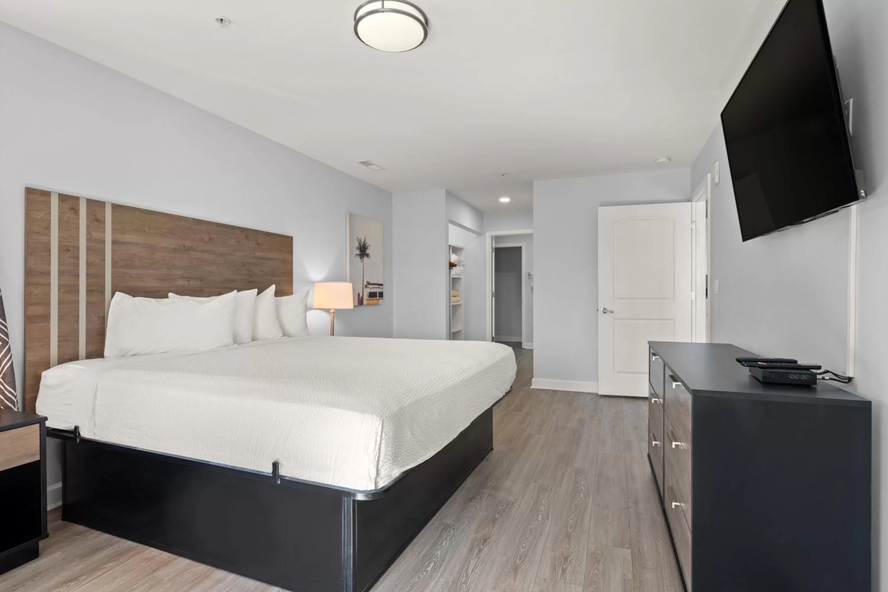 Bedroom, Bed in Ocean Escape Condos