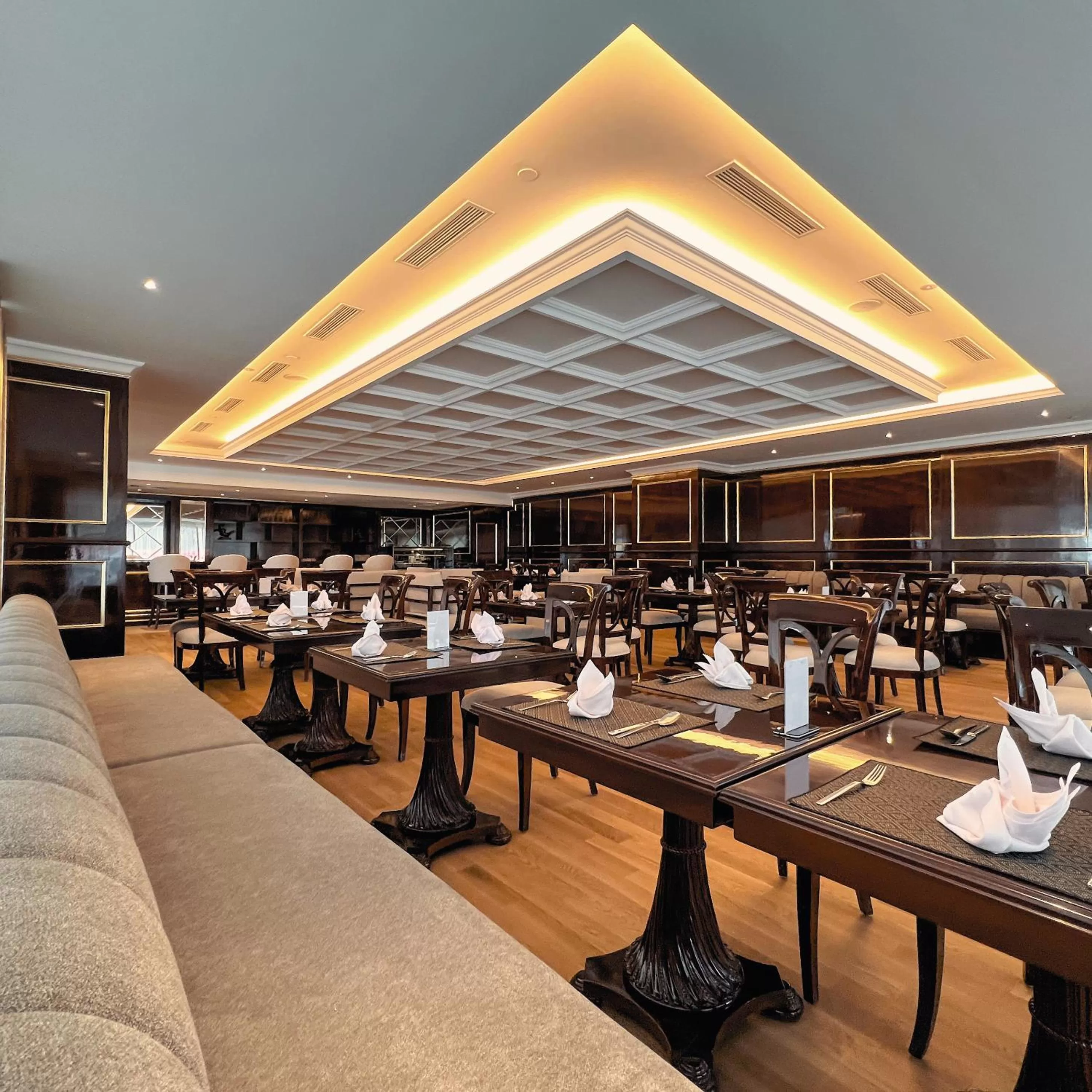 Puteri Wing - Riverside Majestic Hotel