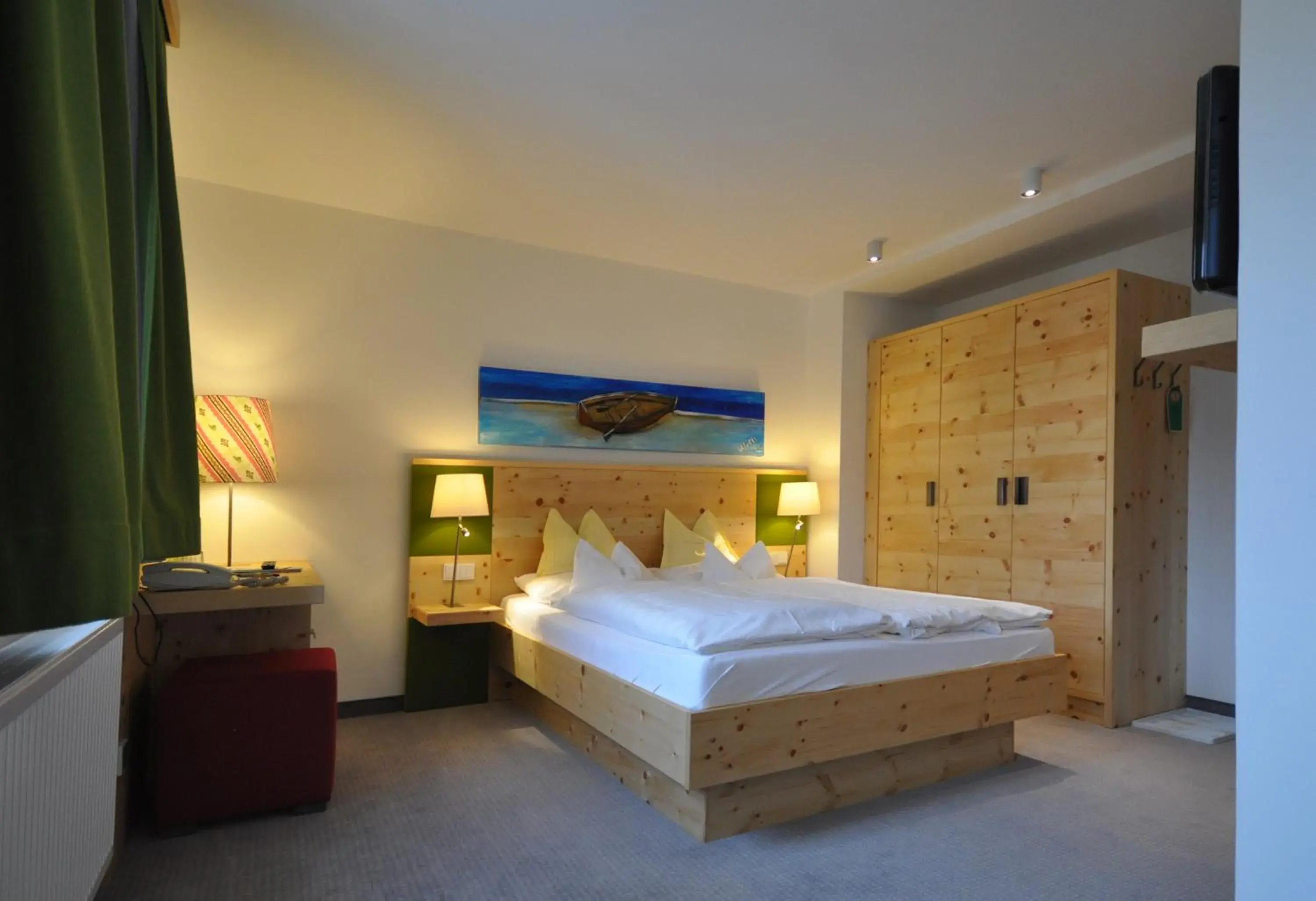 Bedroom, Bed in Impuls Hotel Tirol