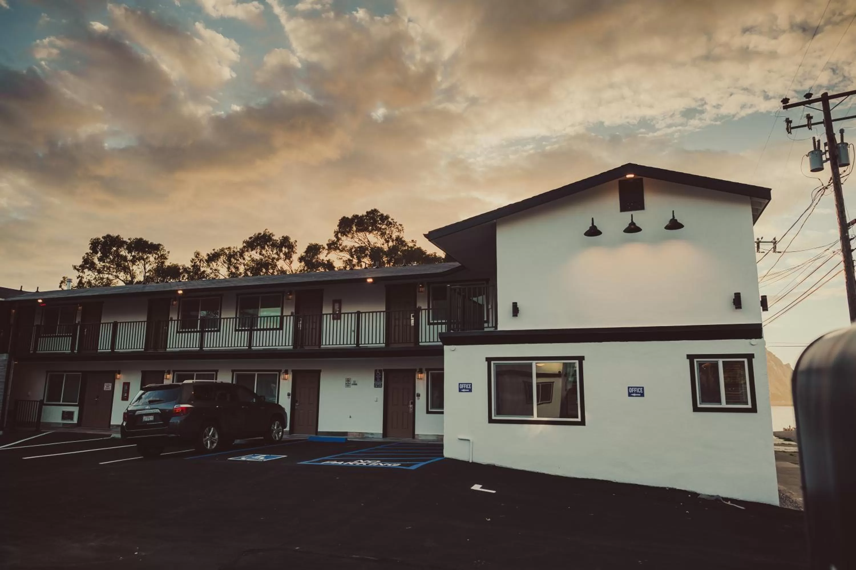 Property building in Blufftop Inn & Suites - Wharf/Restaurant District