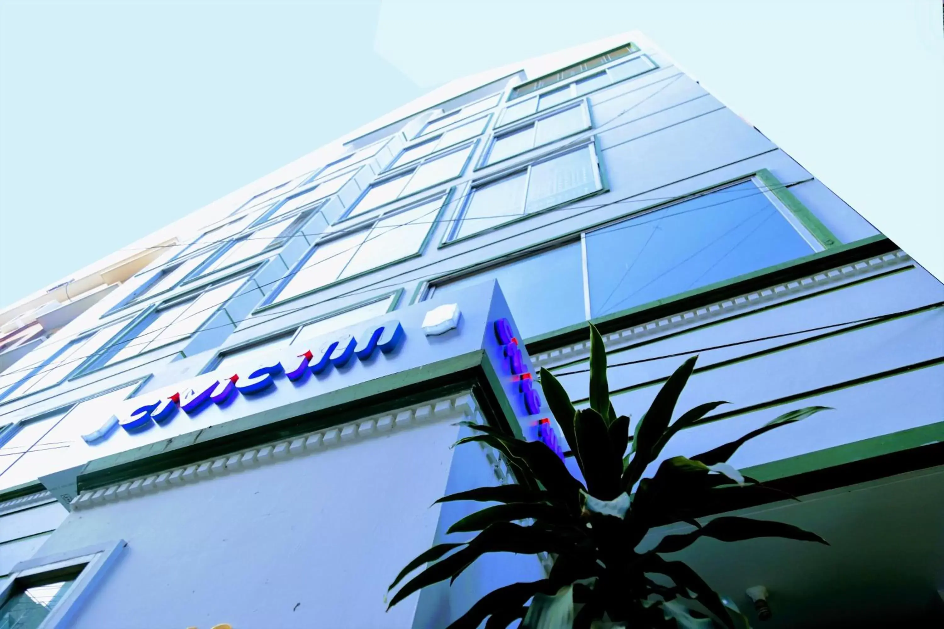 Facade/entrance in Civic Inn Facade/entrance in Civic Inn