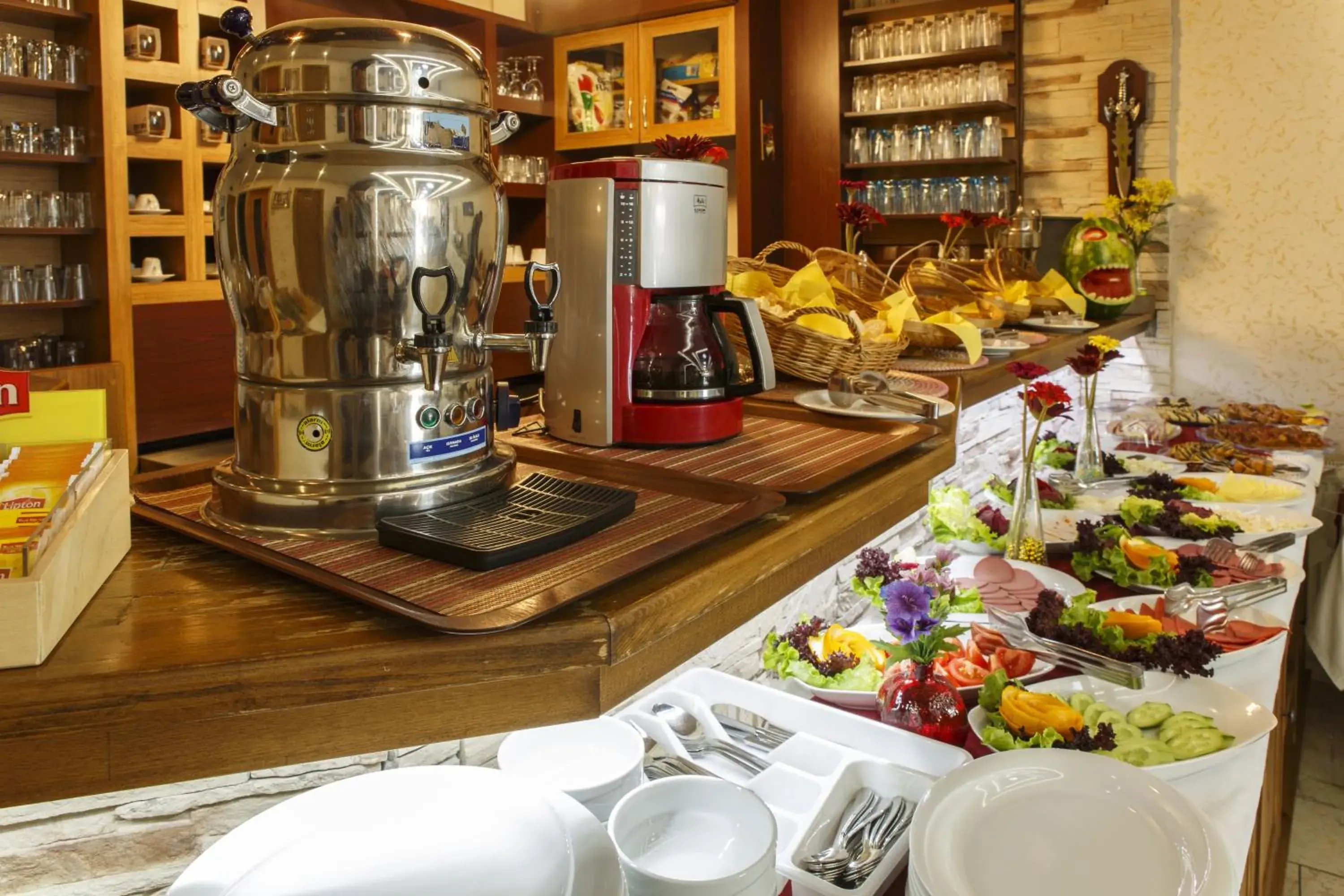 Buffet breakfast in Hotel Ipekyolu