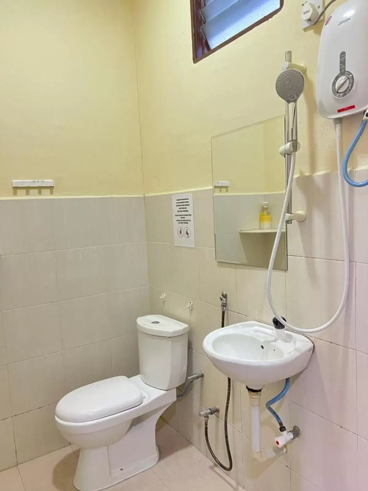 Standard Triple Room in Dhania Cenang Beach Motel Standard Triple Room in Dhania Cenang Beach Motel