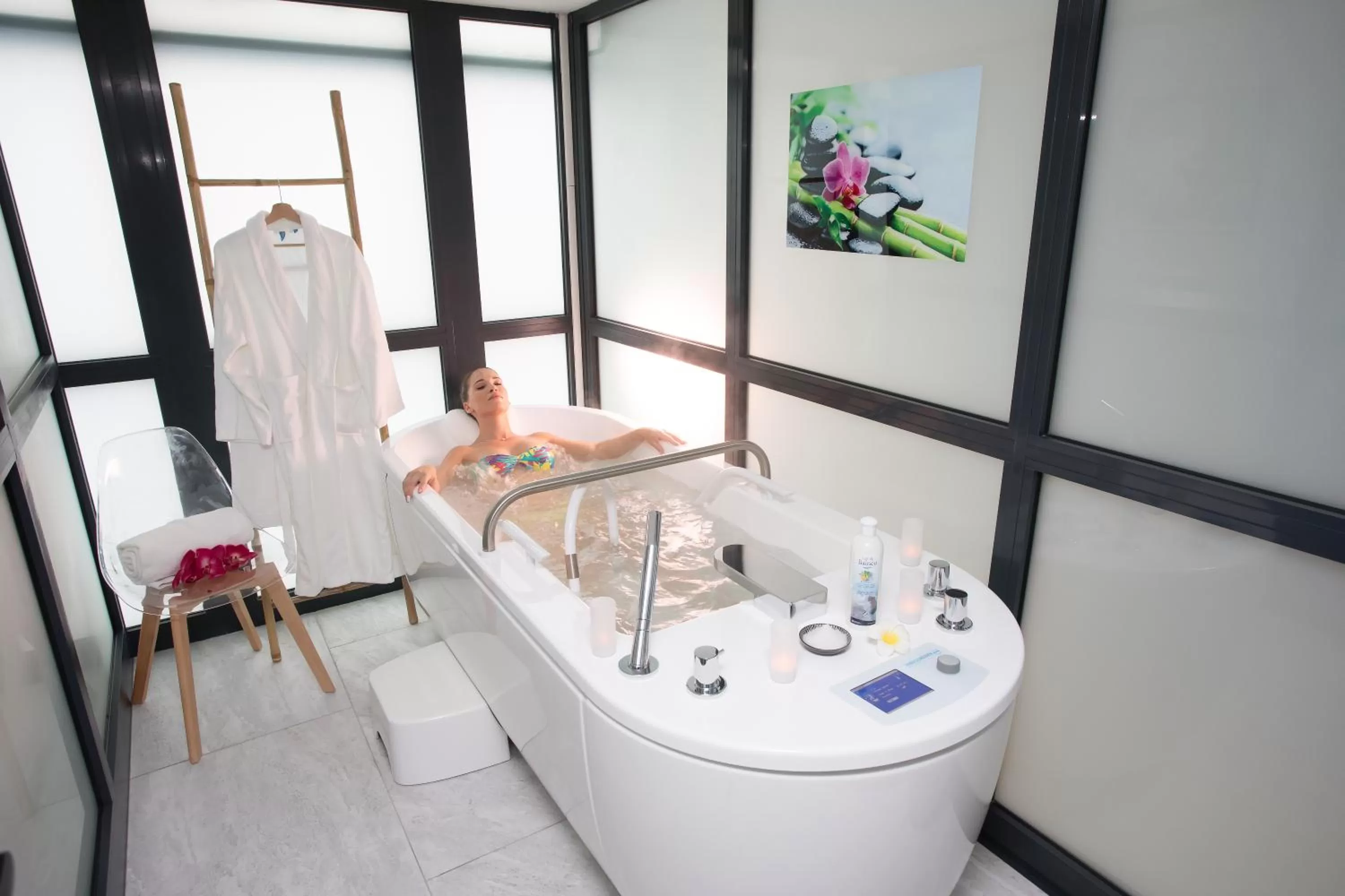 Hot Tub in Eden Hotel & Spa