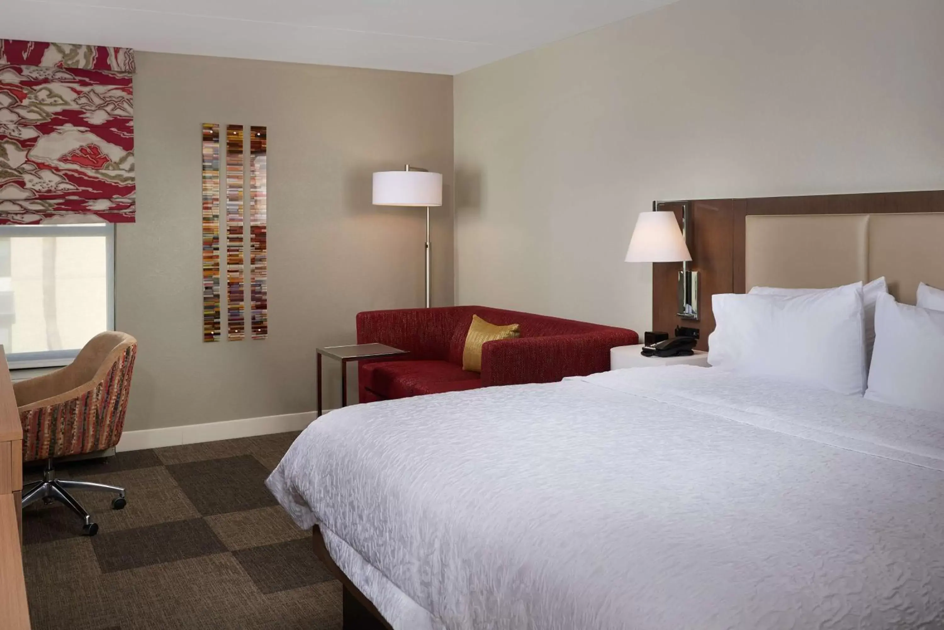 Bedroom, Bed in Hampton Inn & Suites Scottsdale On Shea Blvd