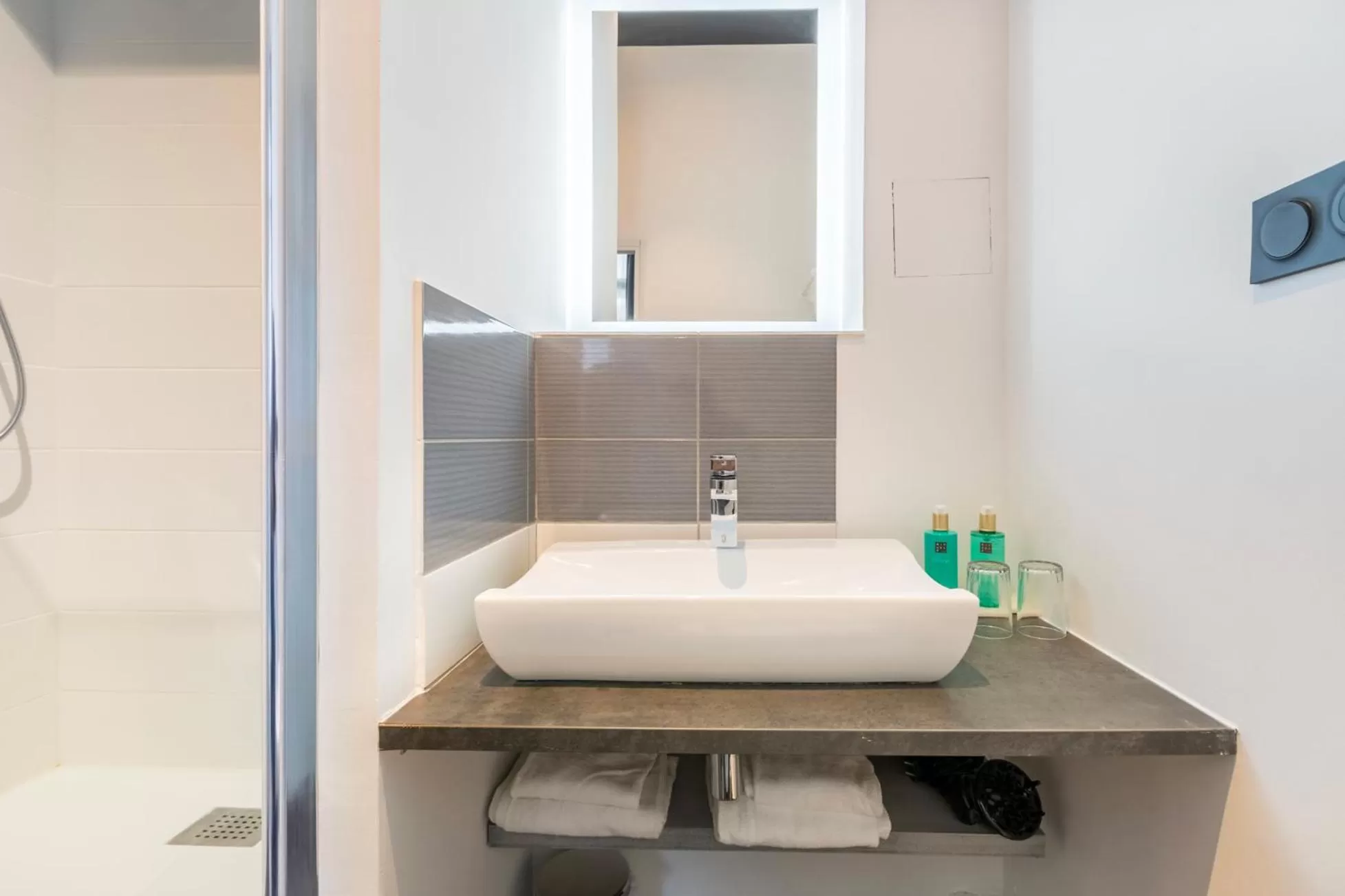 Bedroom in Au Chat Qui Dort Lille - Villa Gounod