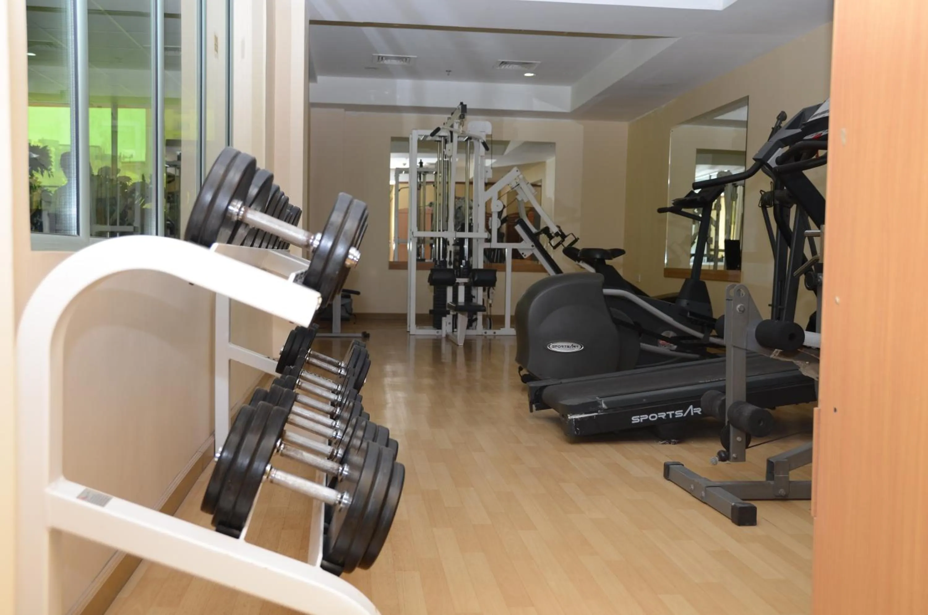 Fitness centre/facilities in Pars International Hotel