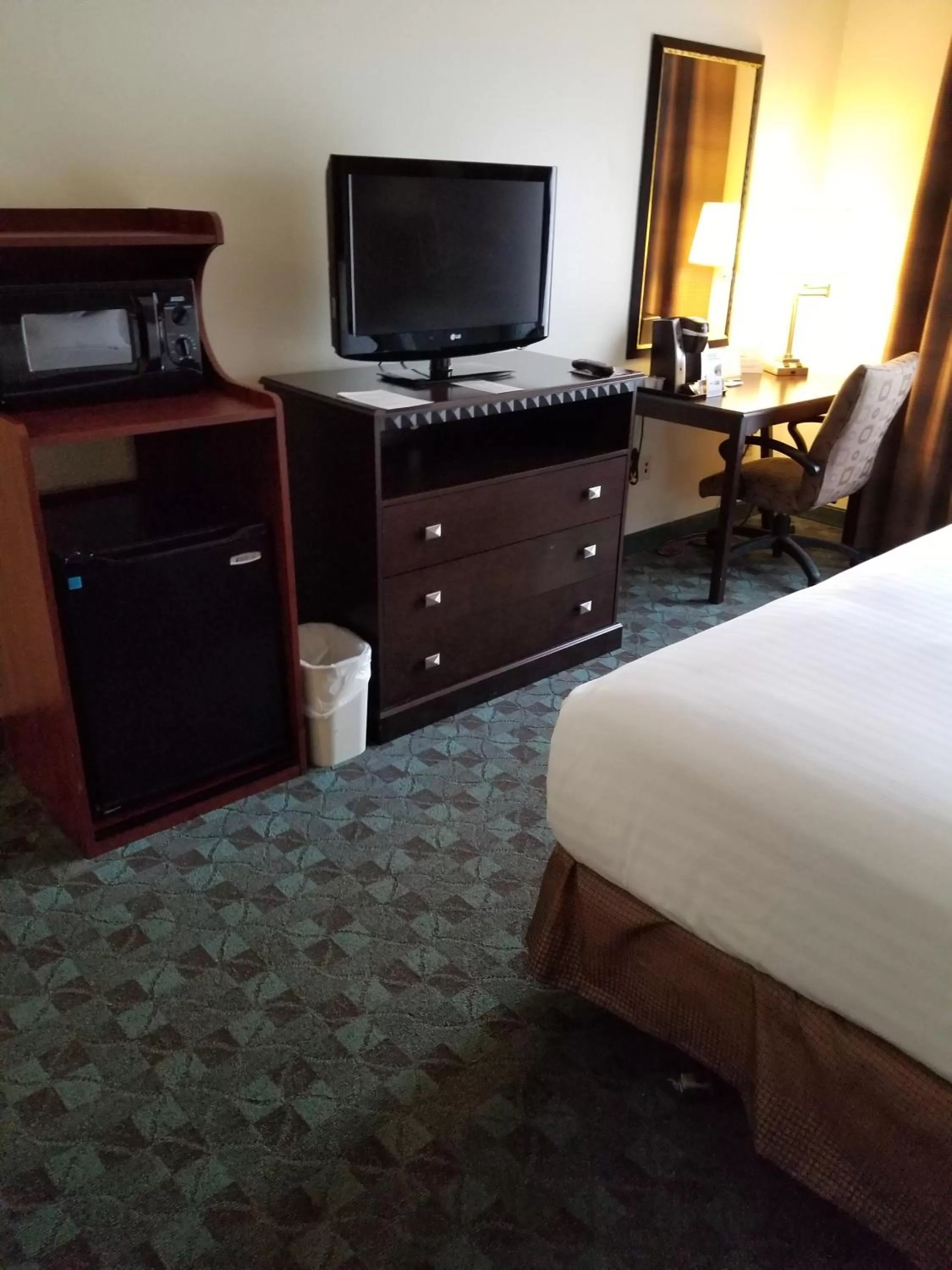 King Room - Non-Smoking in Holiday Inn Express Hotel & Suites Canton, an IHG Hotel