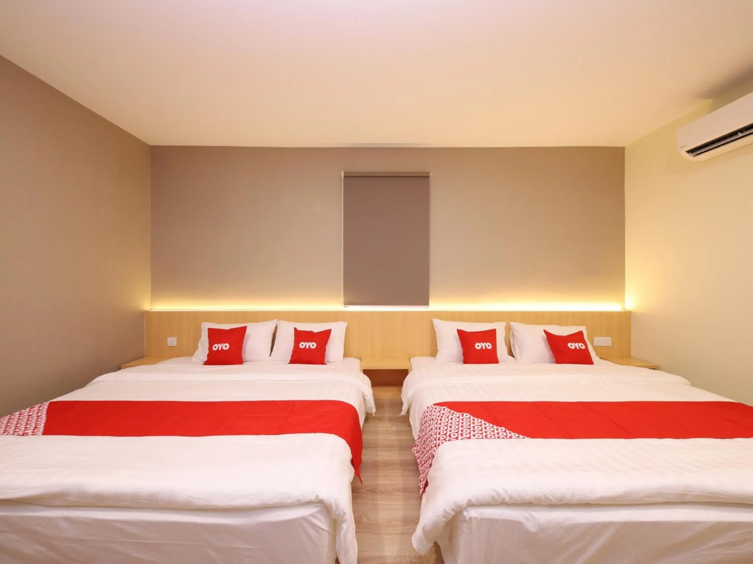 Property building, Bed in Hotel 101 Ulu Tiram