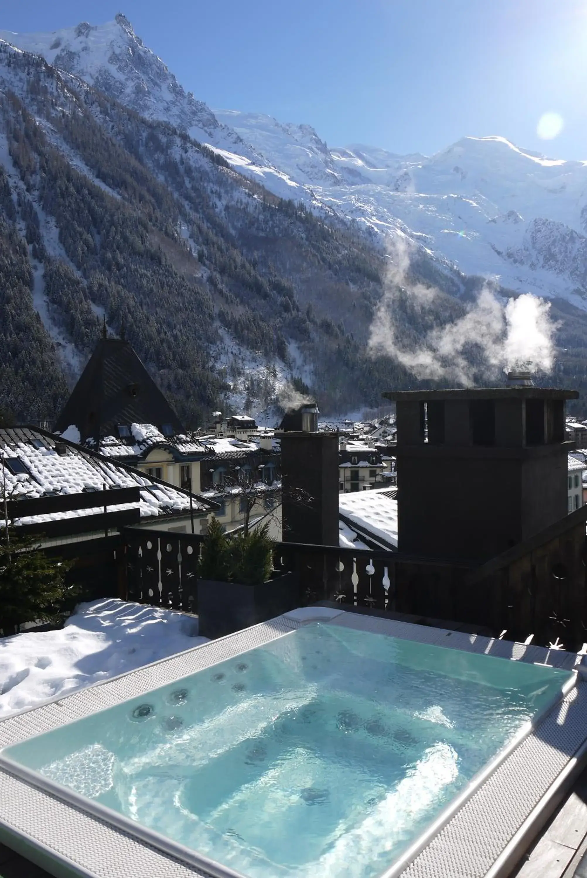 Hot Tub, Swimming Pool in Park Hotel Suisse & Spa
