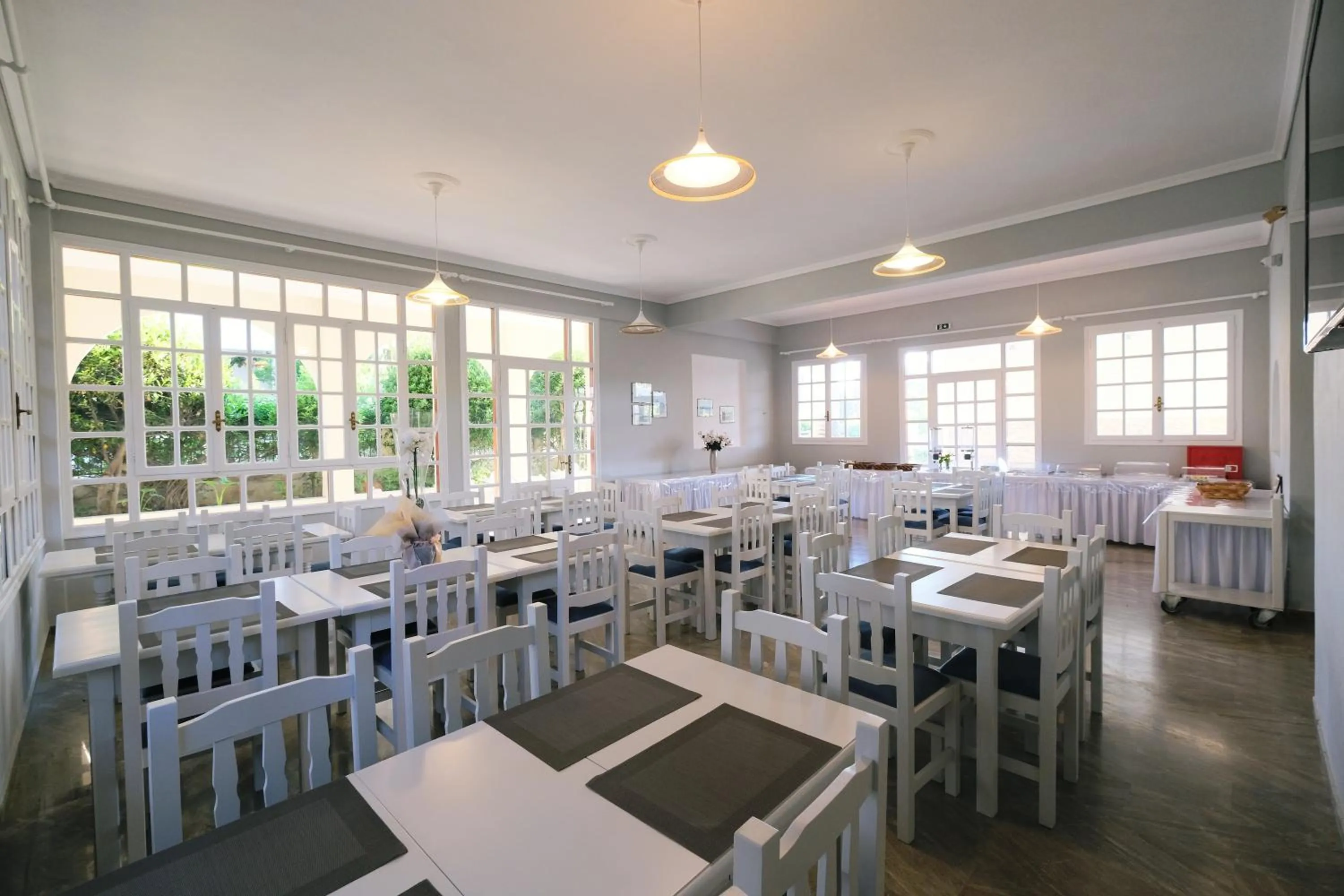 Restaurant/places to eat in Ifestos Hotel