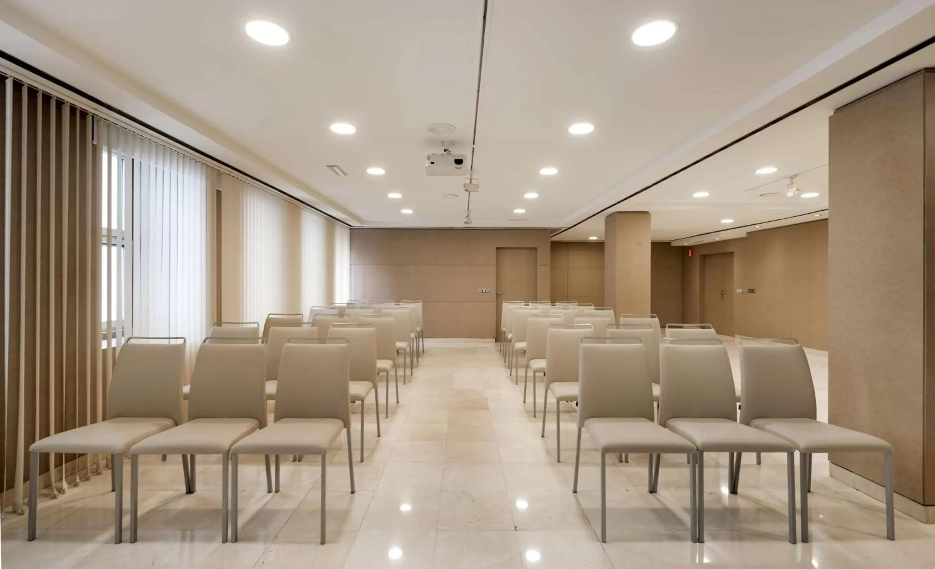Meeting/conference room in NH Collection Madrid Colón