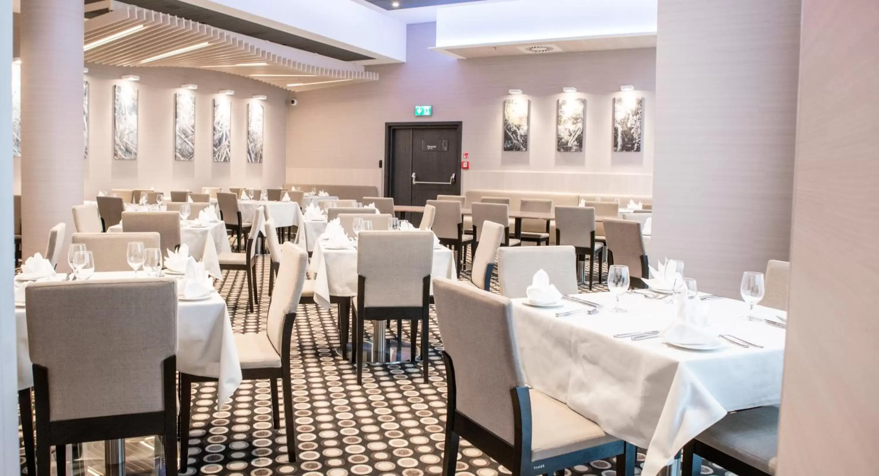 Restaurant/places to eat in Holiday Inn Dąbrowa Górnicza-Katowice by IHG Restaurant/places to eat in Holiday Inn Dąbrowa Górnicza-Katowice by IHG