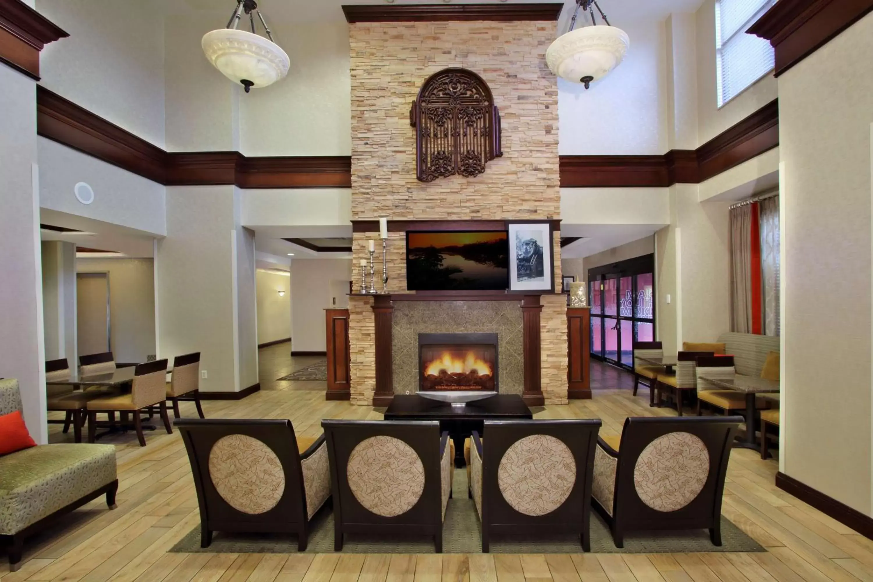 Lobby or reception, Lounge/Bar in Hampton Inn & Suites-Florence Downtown