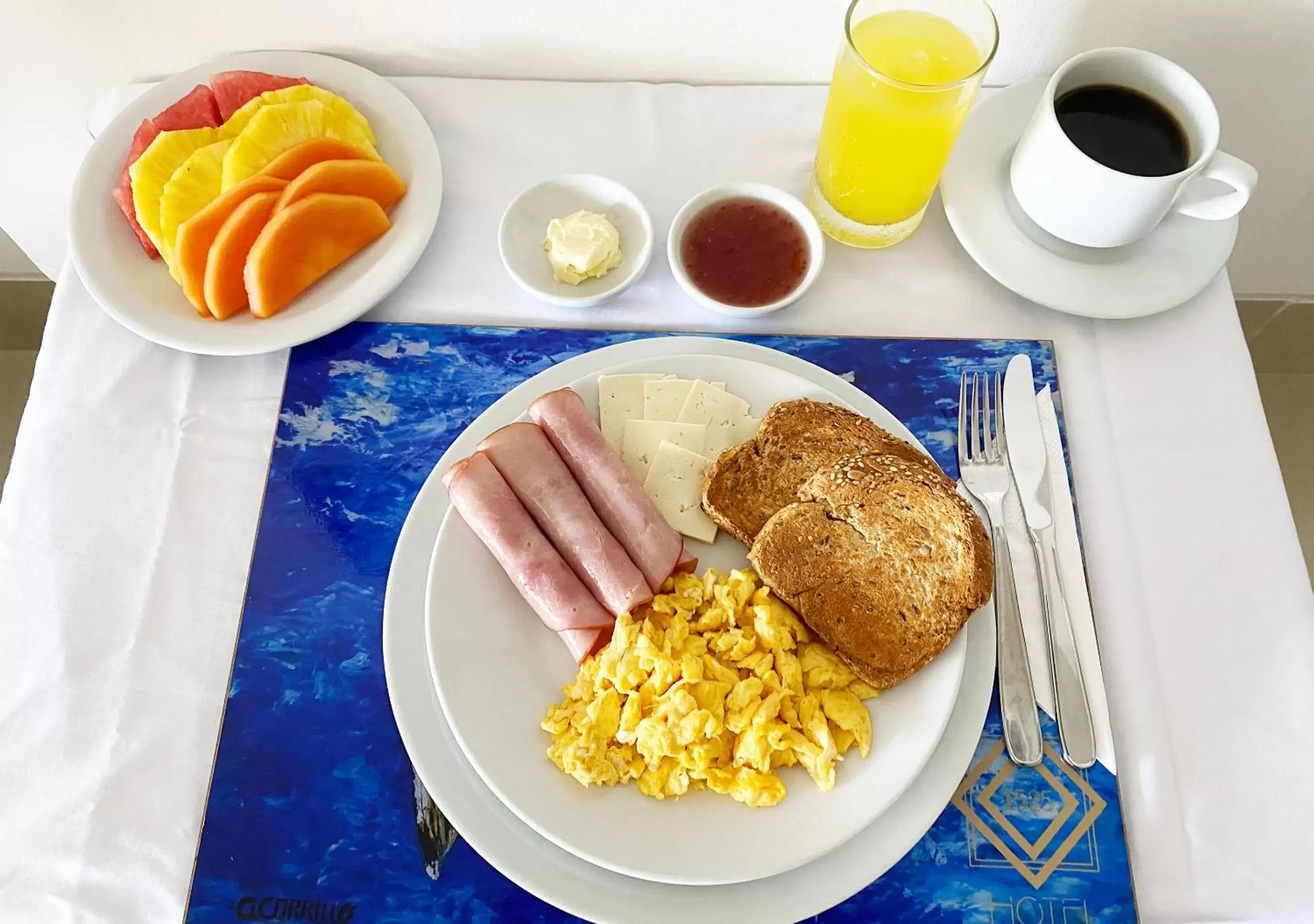 Breakfast in Hotel 1525 By GEH Suites