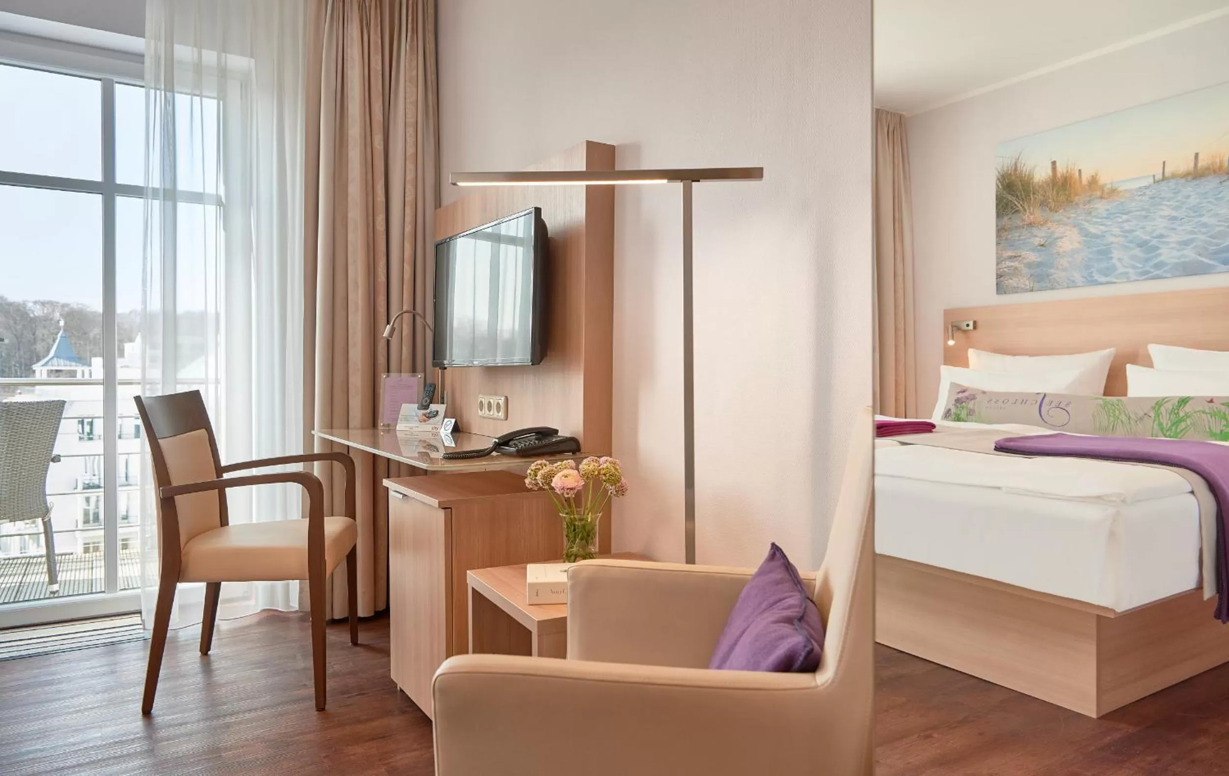 Photo of the whole room, TV/Entertainment Center in Seeschloss Sellin