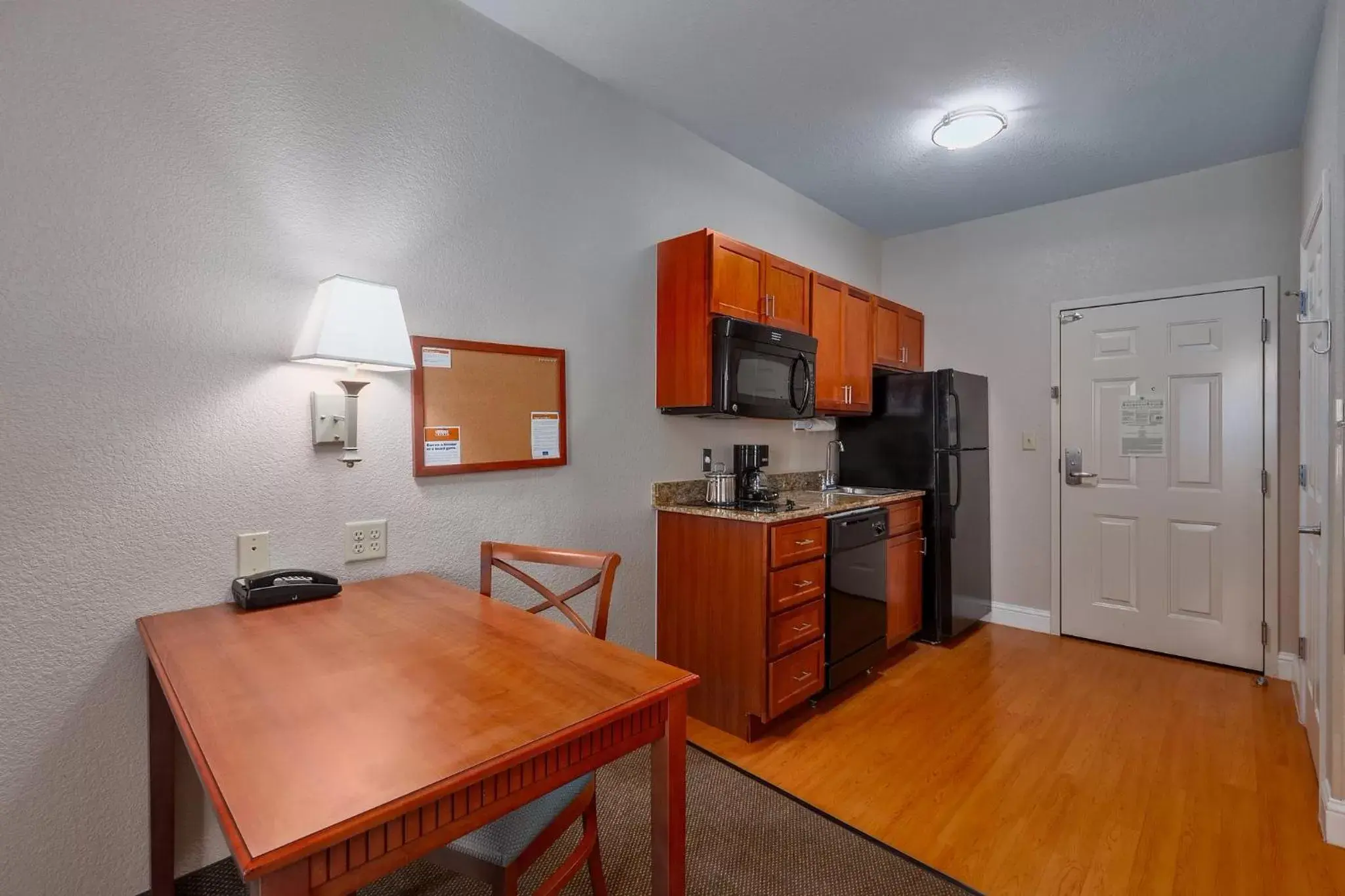 Photo of the whole room, Kitchen/Kitchenette in Candlewood Suites Decatur Medical Center, an IHG Hotel