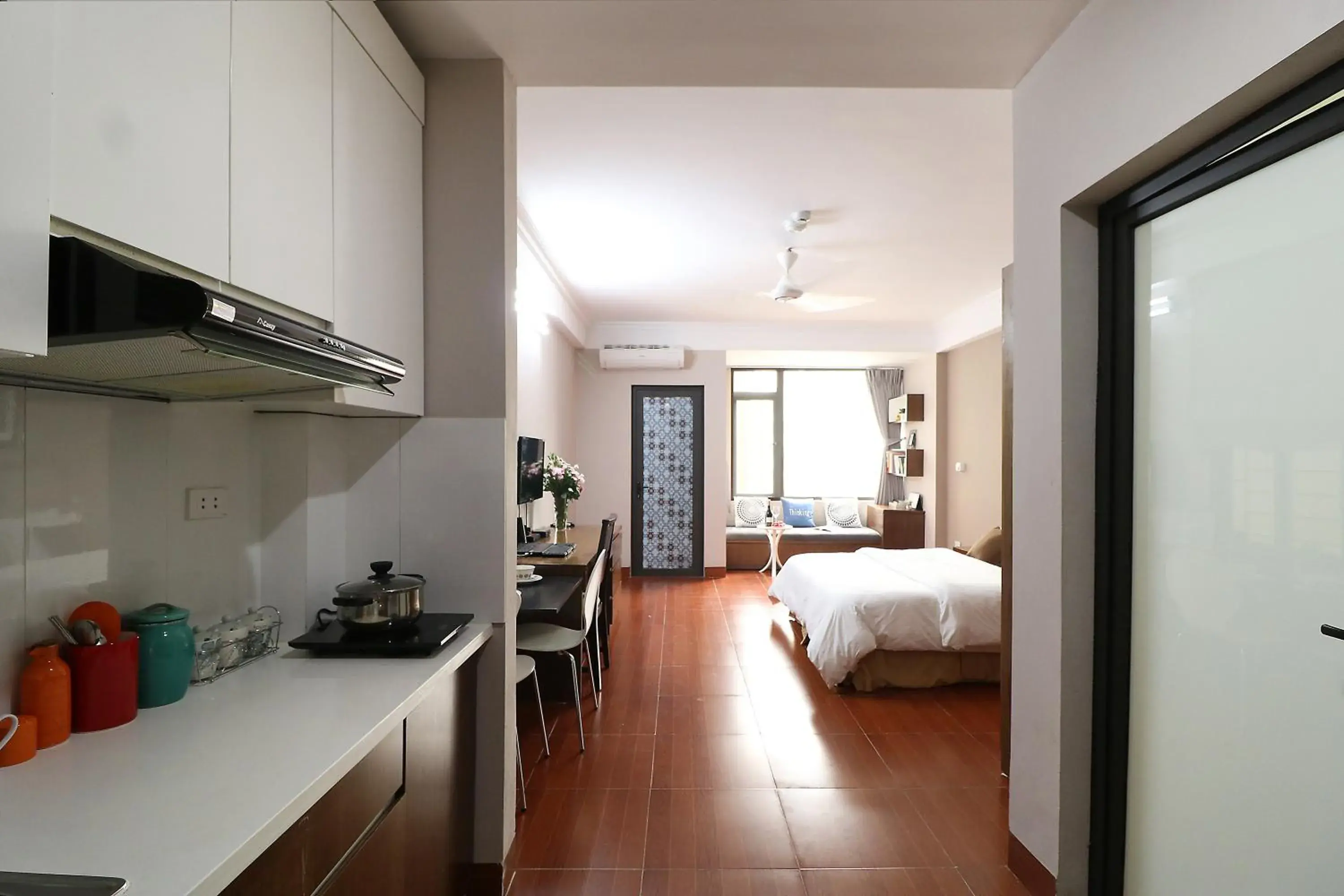 Photo of the whole room, Kitchen/Kitchenette in ISTAY Hotel Apartment 1