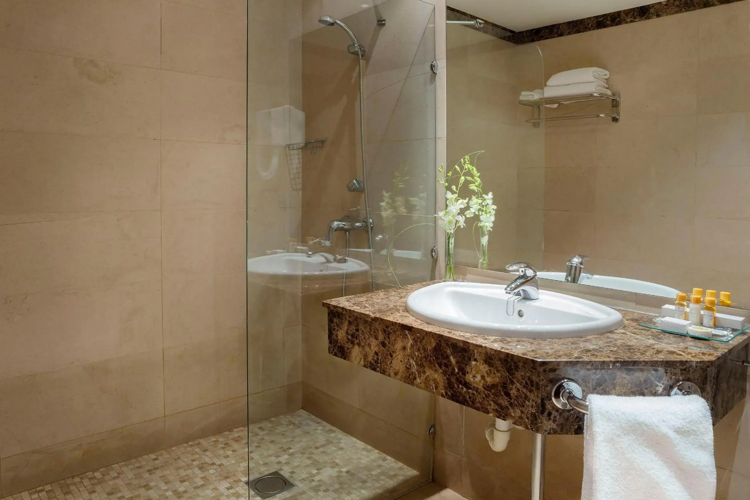Decorative detail, Bathroom in Hotel Torre de Sila