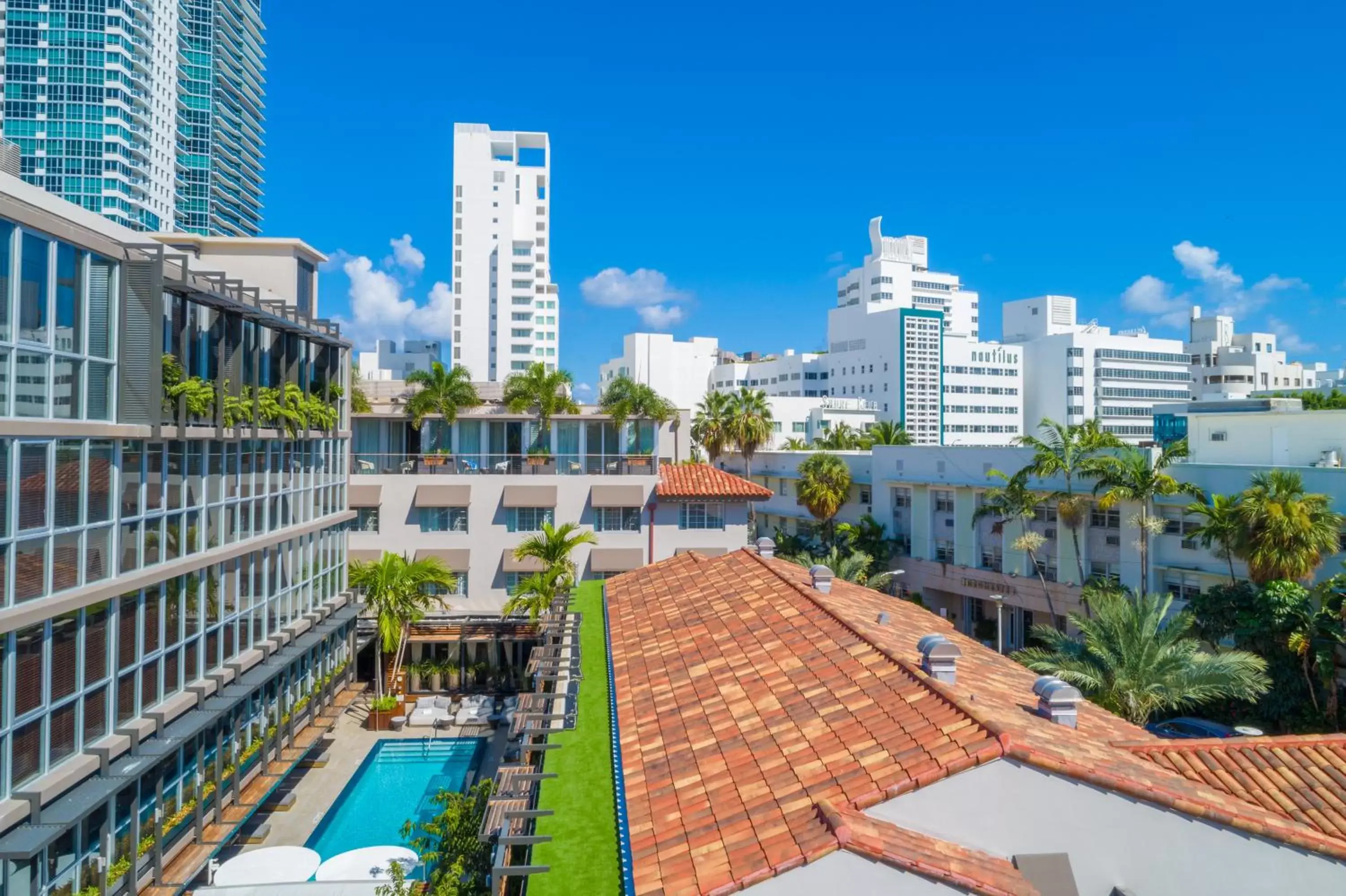 Neighbourhood, Pool View in Lennox Miami Beach