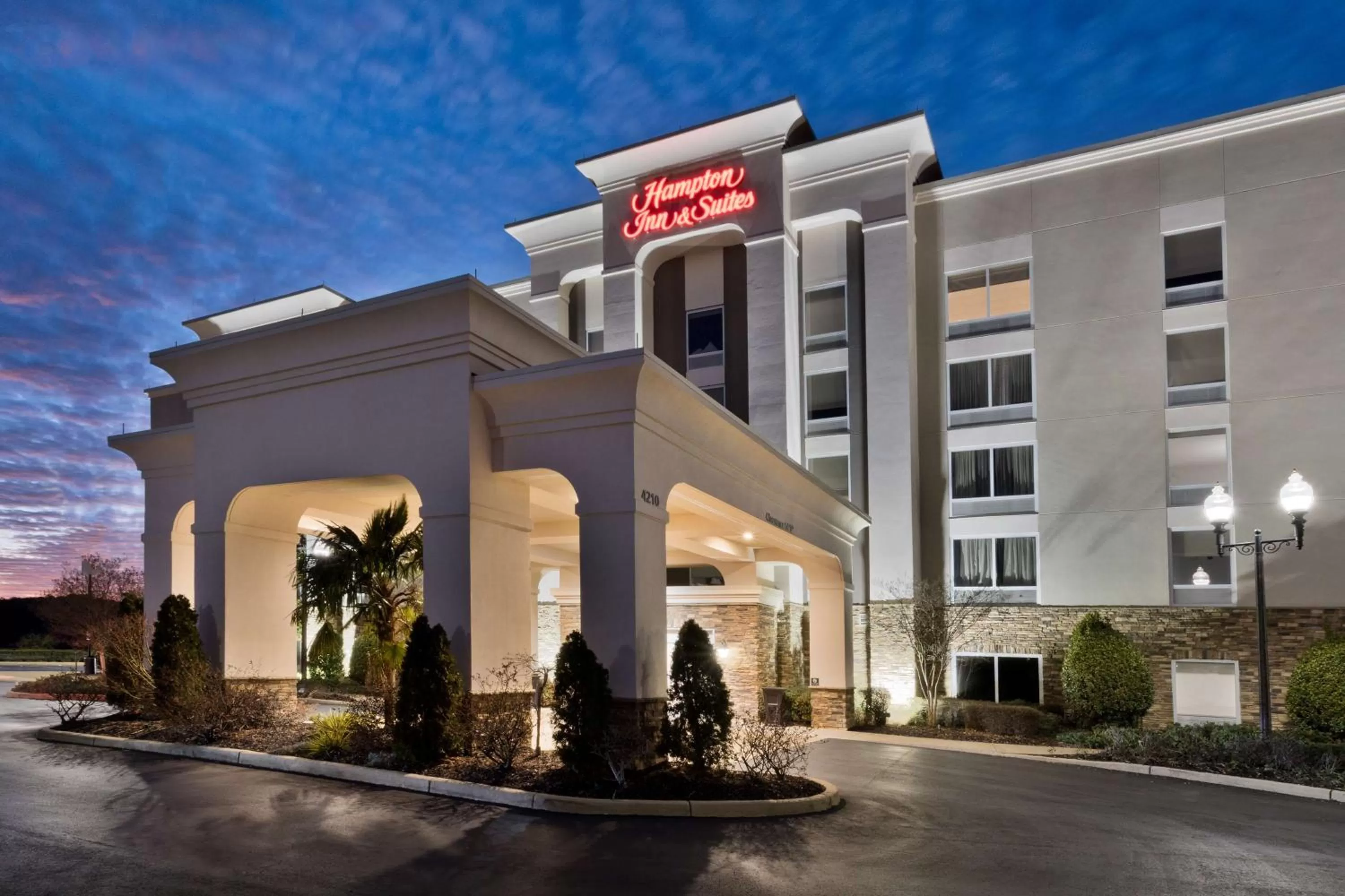 Property building in Hampton Inn & Suites Lanett/West Point