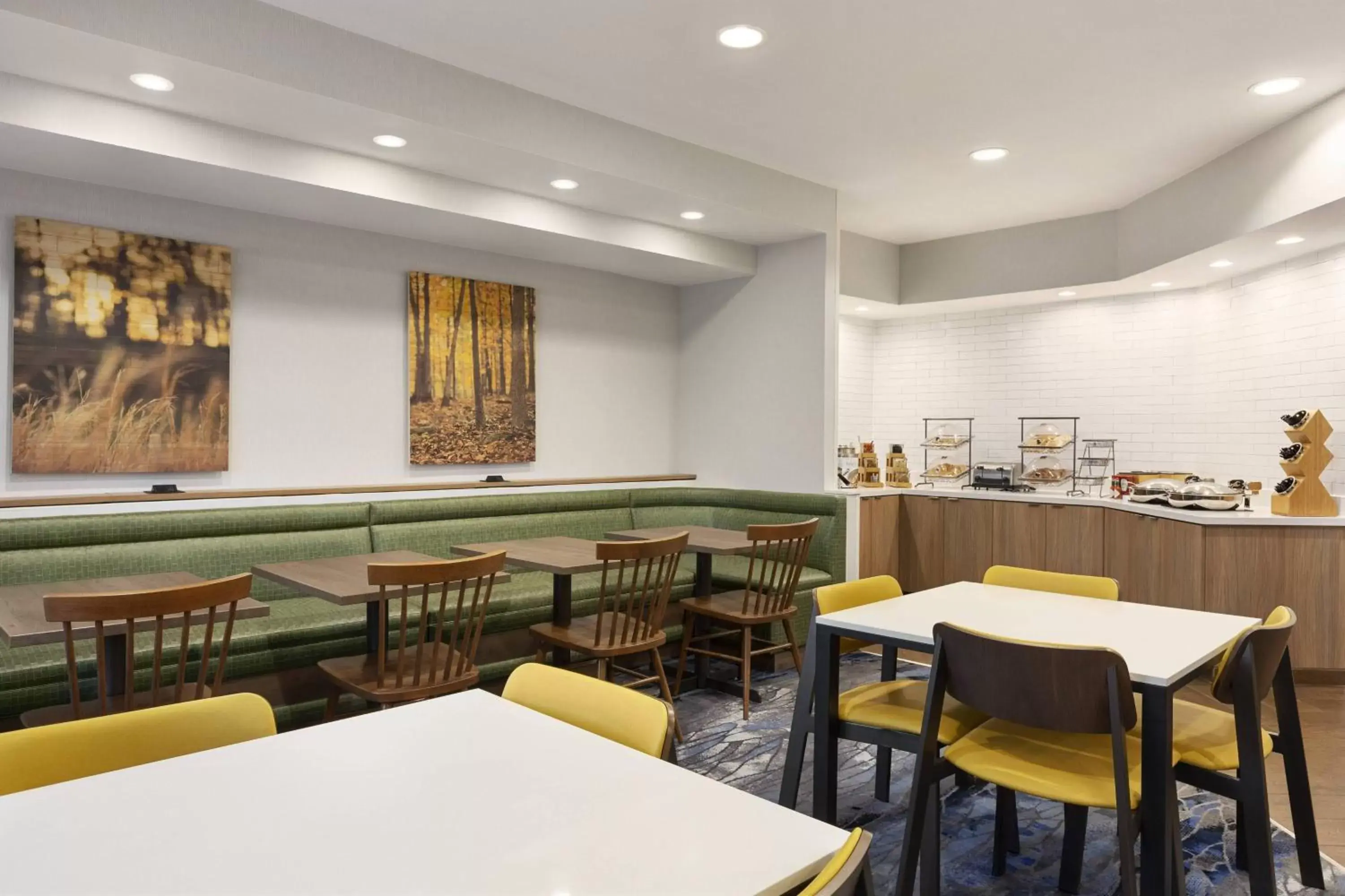 Breakfast, Restaurant/Places to Eat in Fairfield Inn by Marriott Tracy